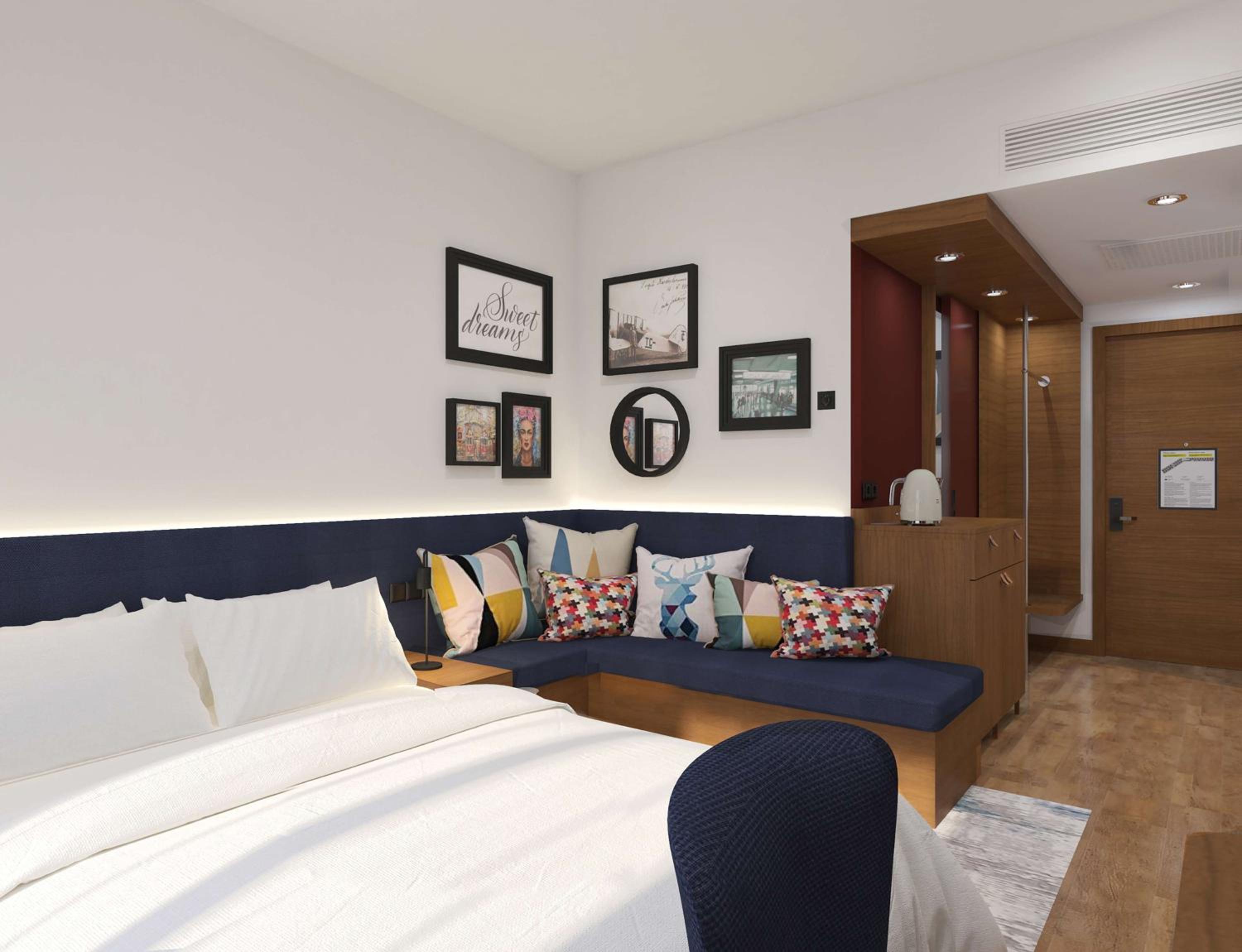 Queen Room - Mobility Access
