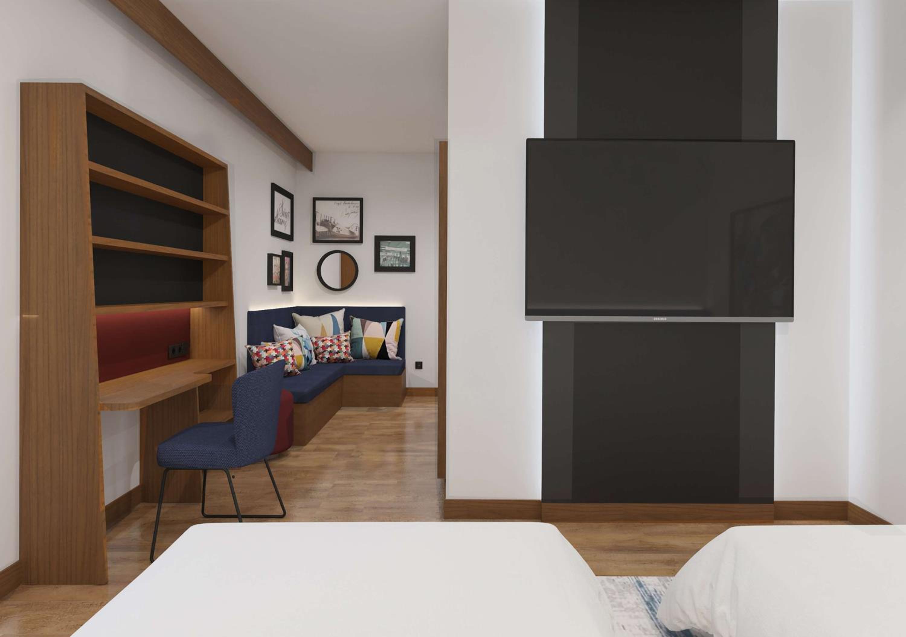 Twin Room with Sofa Bed thumbnail 5
