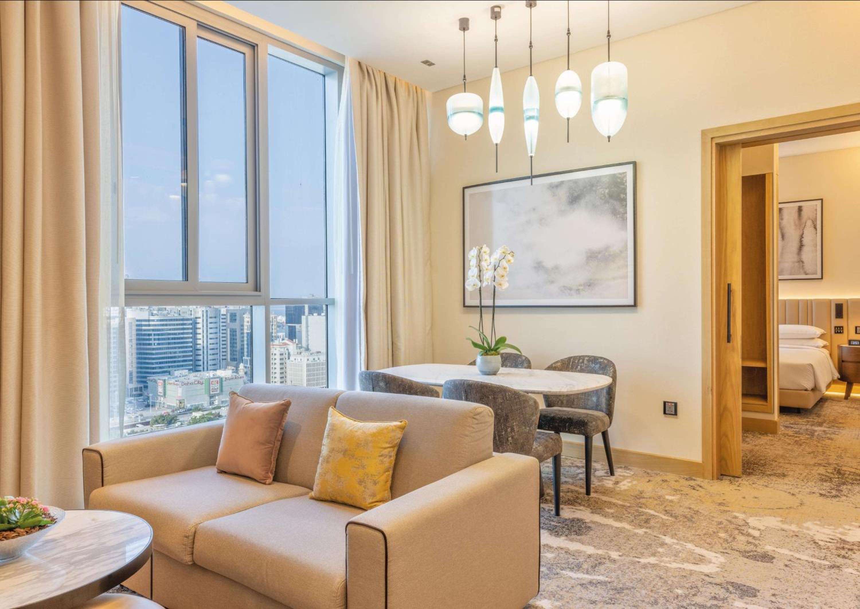 One Bedroom Premium Suite with One King Bed and Sea View - Non Smoking - Photo 1