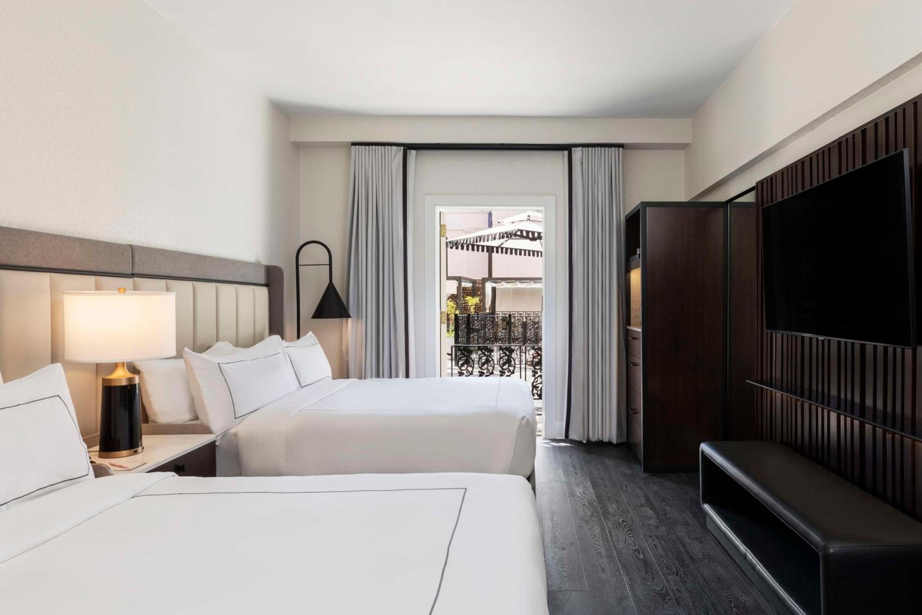 Two Queen Beds Cabana with Pool View - Photo 3