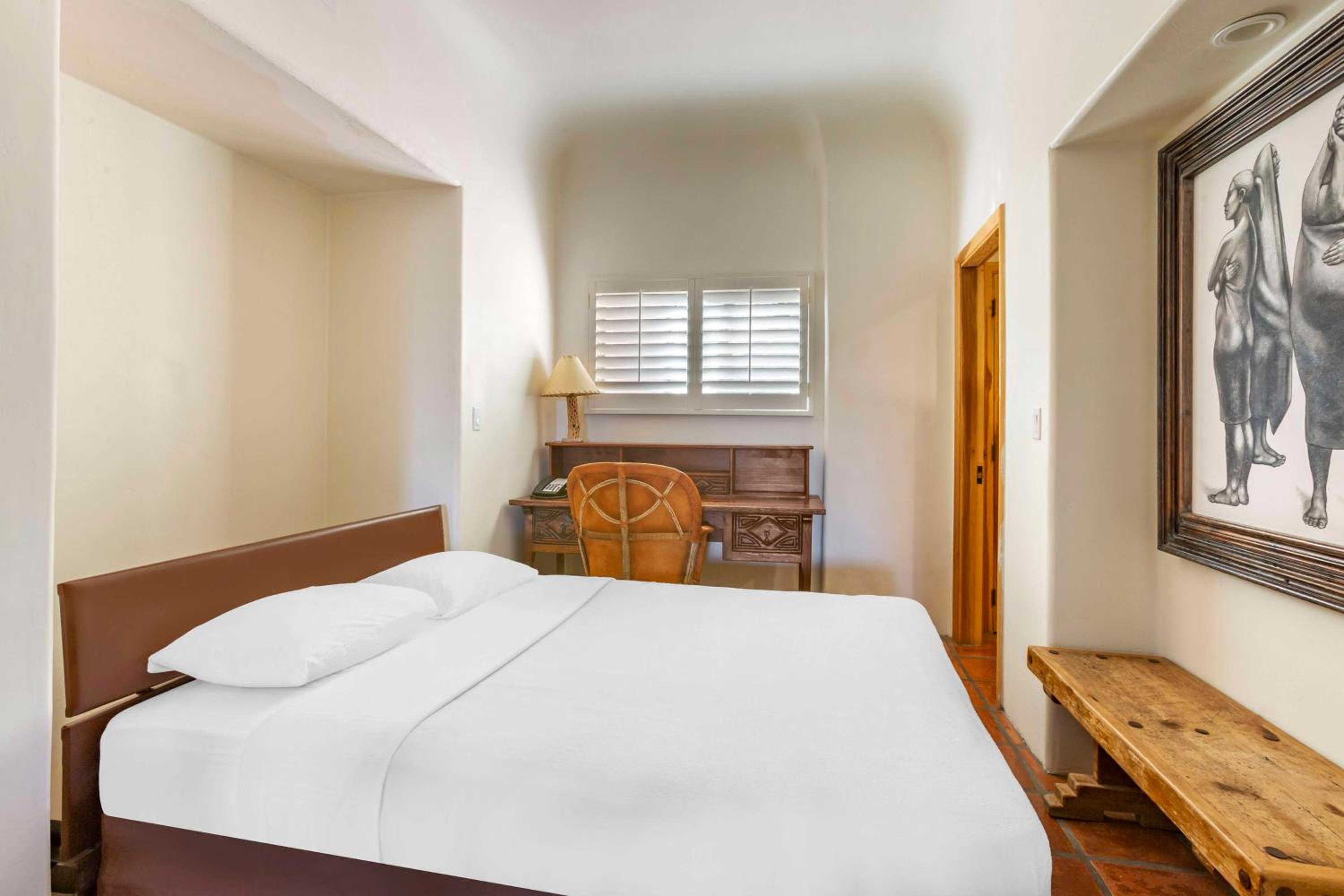 2 BEDROOM 2 KING SUITE WITH MURPHY BED - Photo 1
