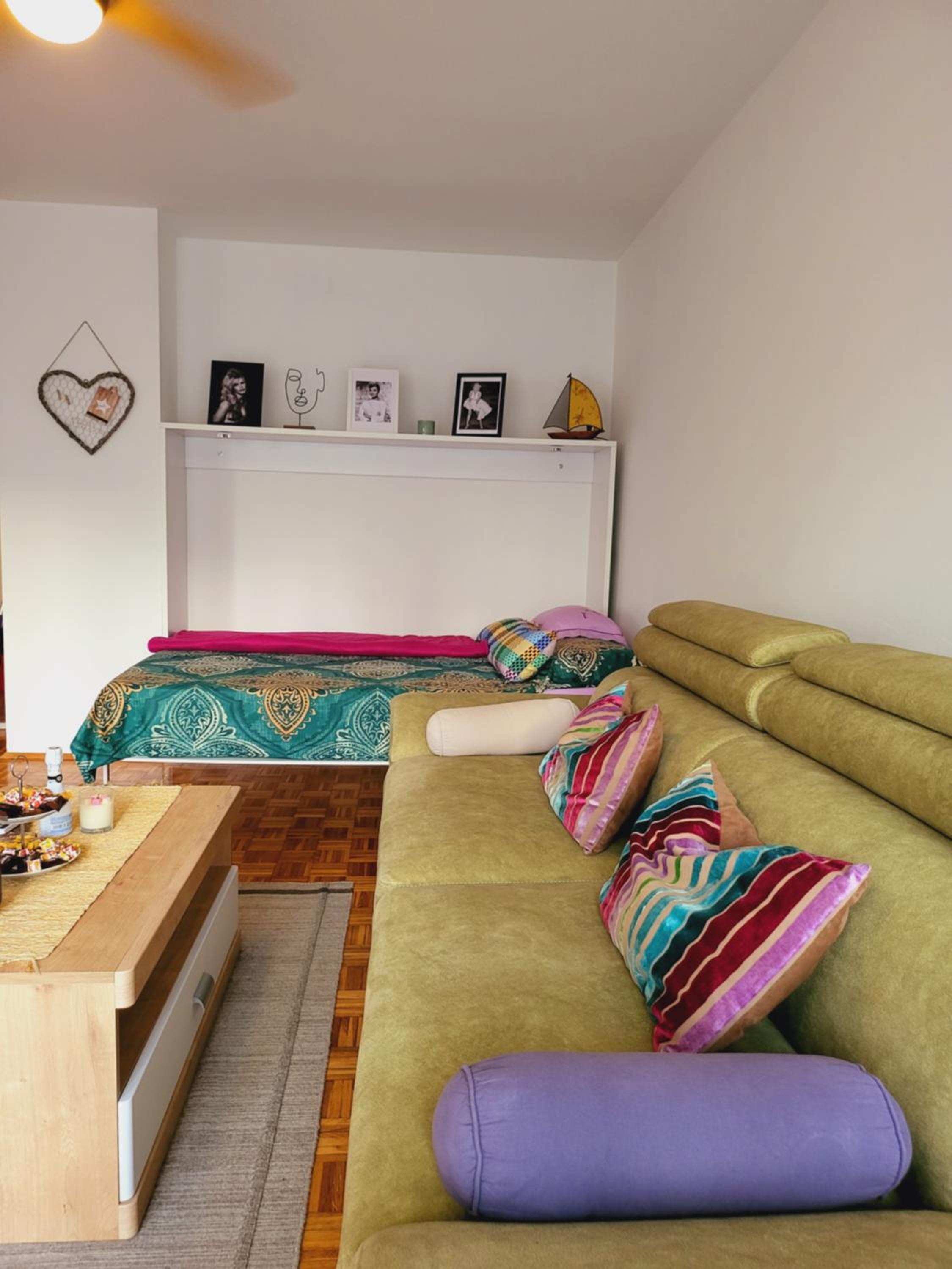 One-Bedroom Apartment photo 1