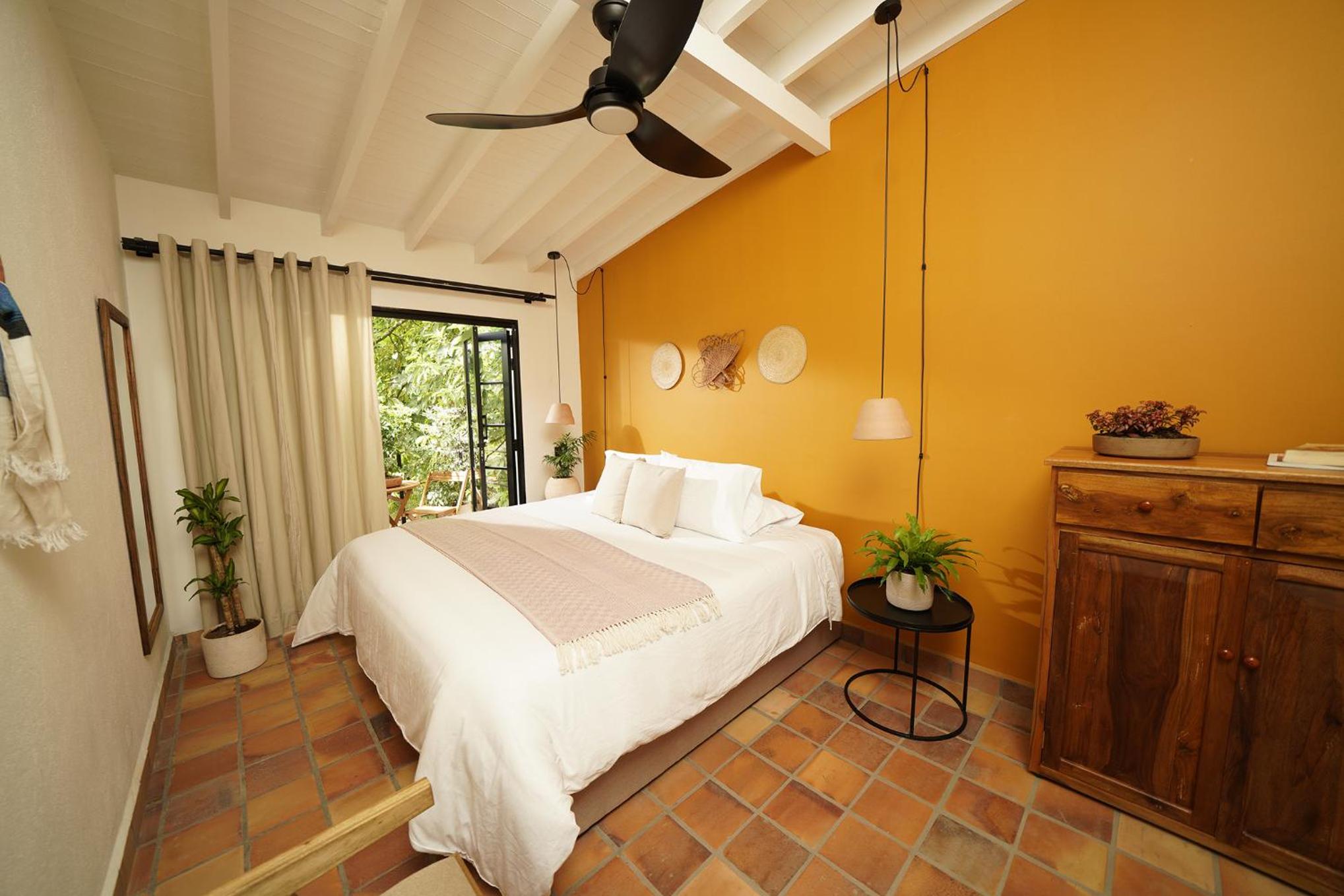 Deluxe King Room photo 2