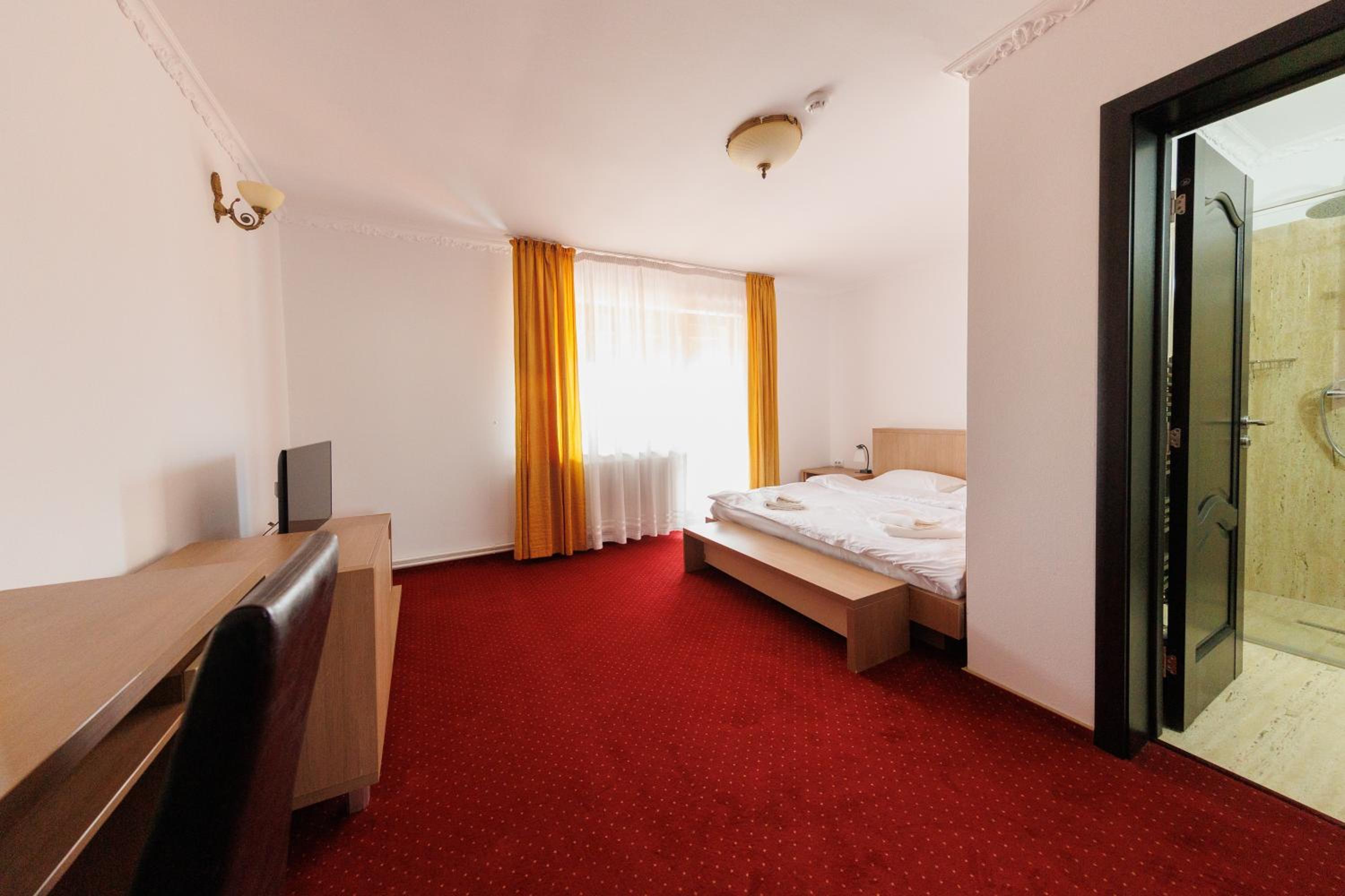 Standard Double Room - Photo 3