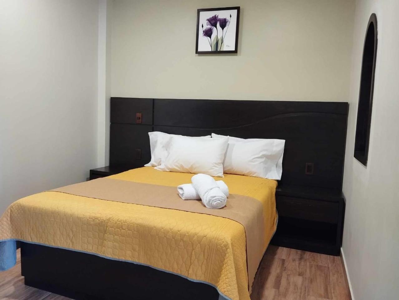 Standard Queen Room