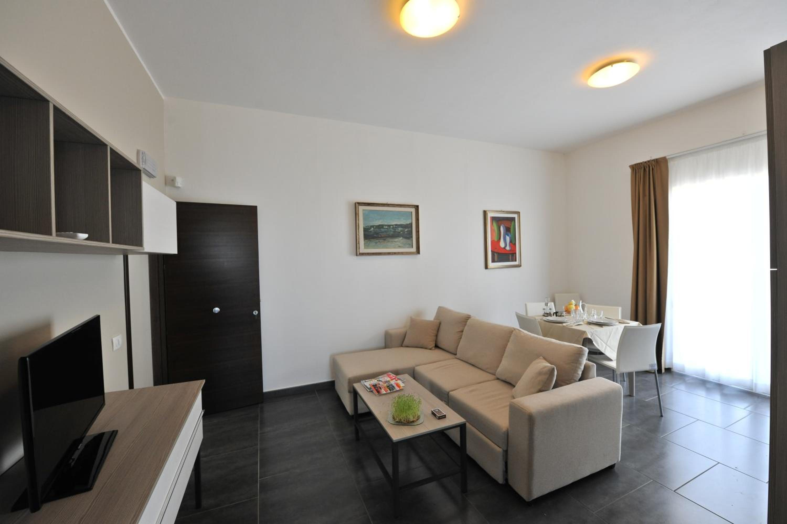 Apartment - Ground Floor photo 3