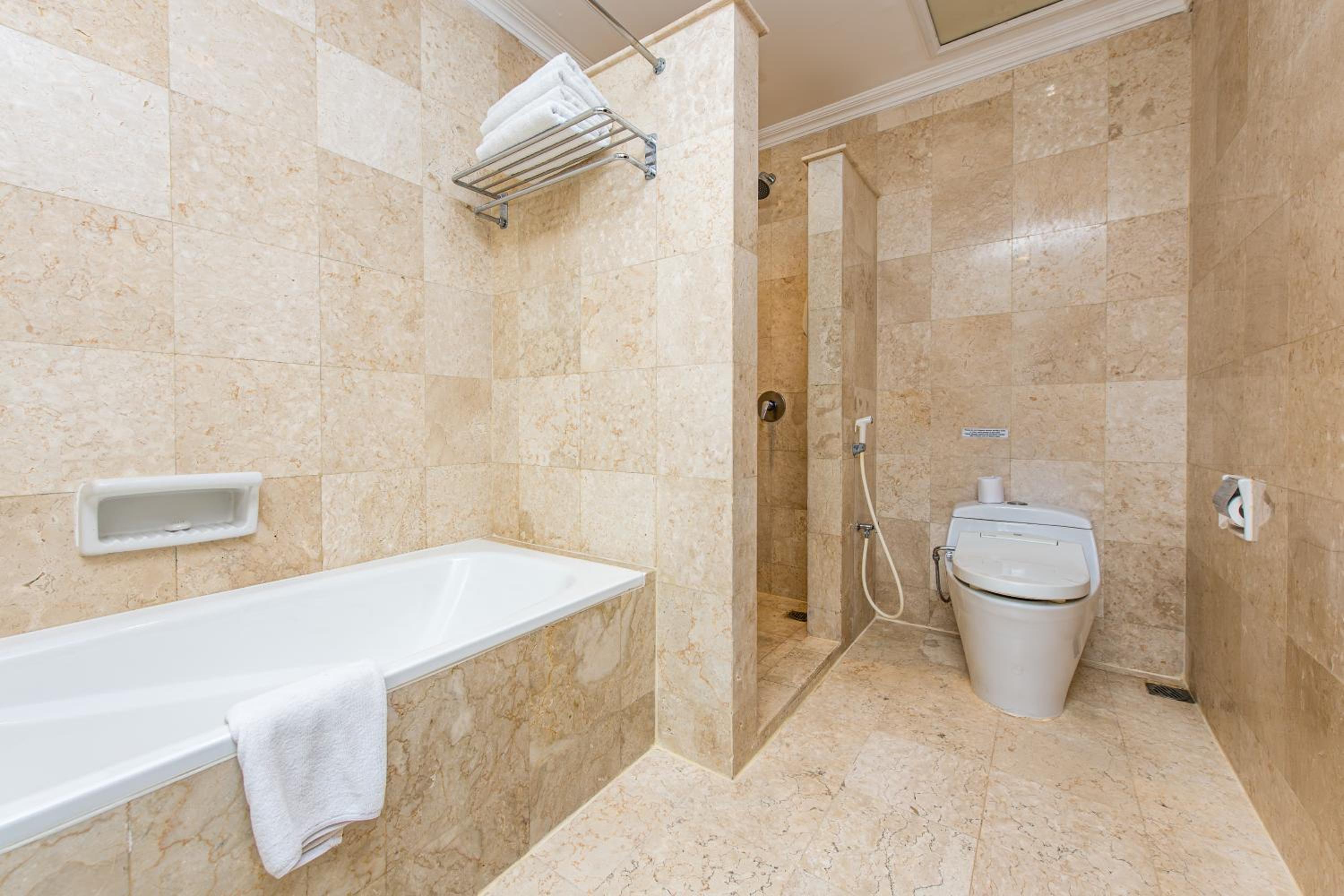 Deluxe Double or Twin Room photo 3