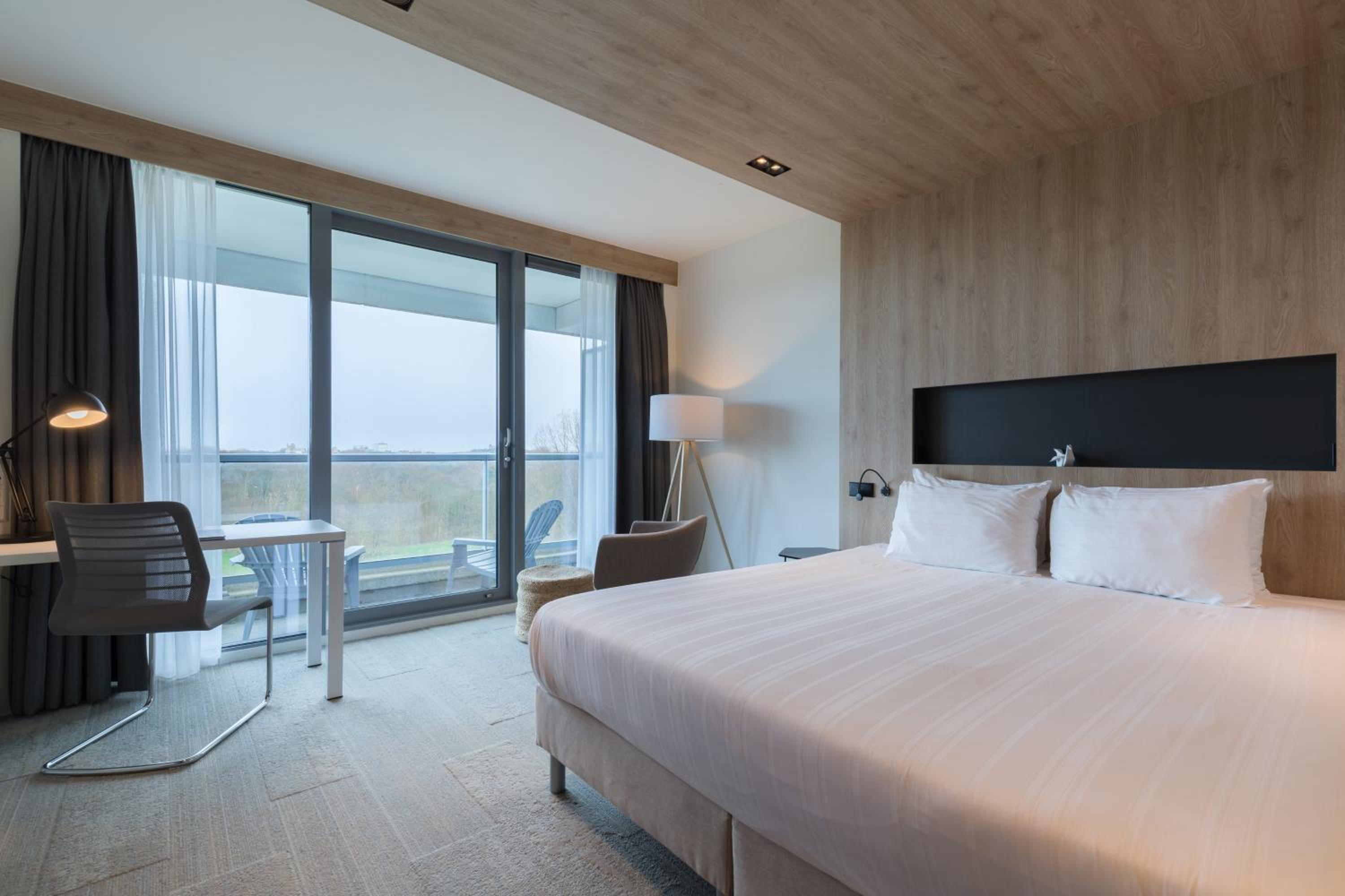 Superior Room 1 Twin Bed - Photo 2