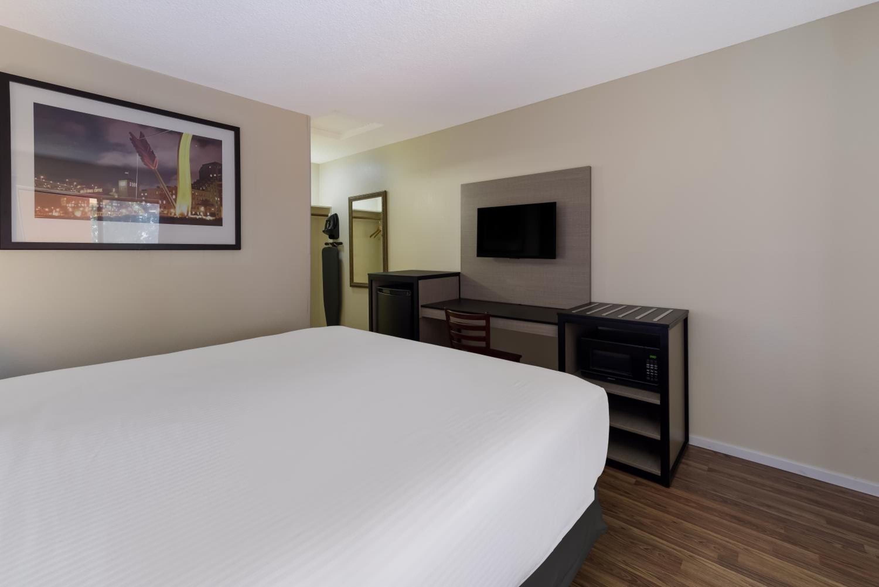 King Room - Non Smoking photo 1