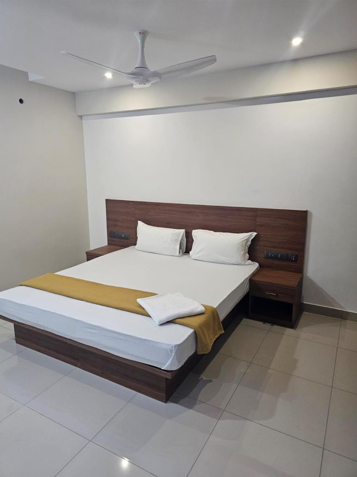 Large Double Room photo 2