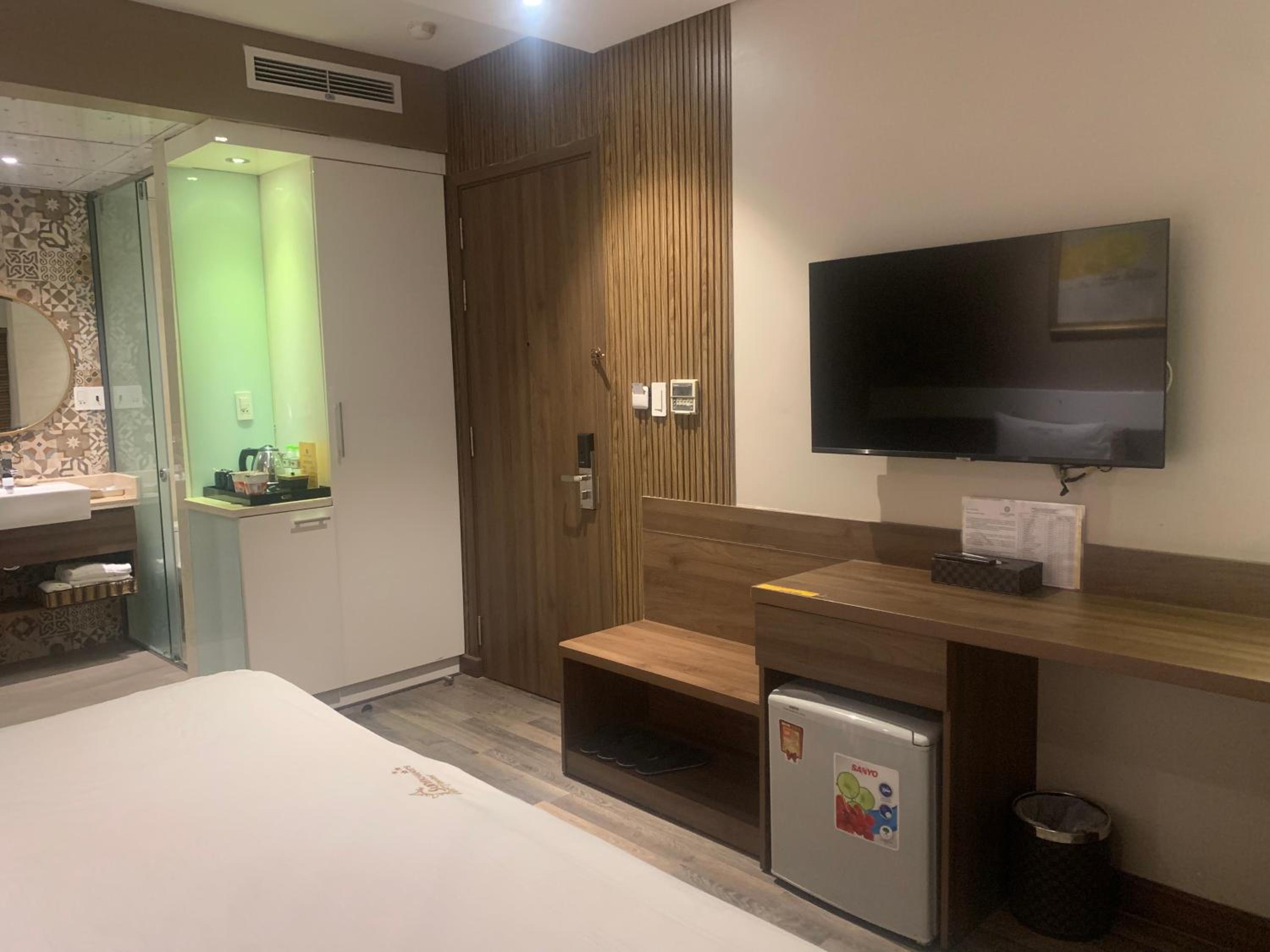 Deluxe Double Room with Bath photo 2