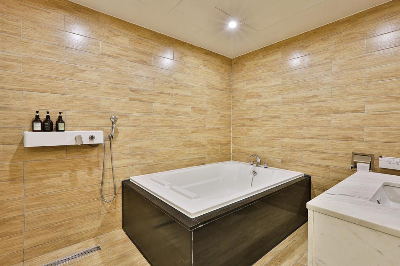Premium Double Room - Photo 2