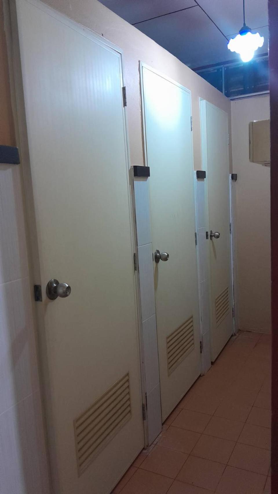Single Room with Shared Shower and Toilet photo 2