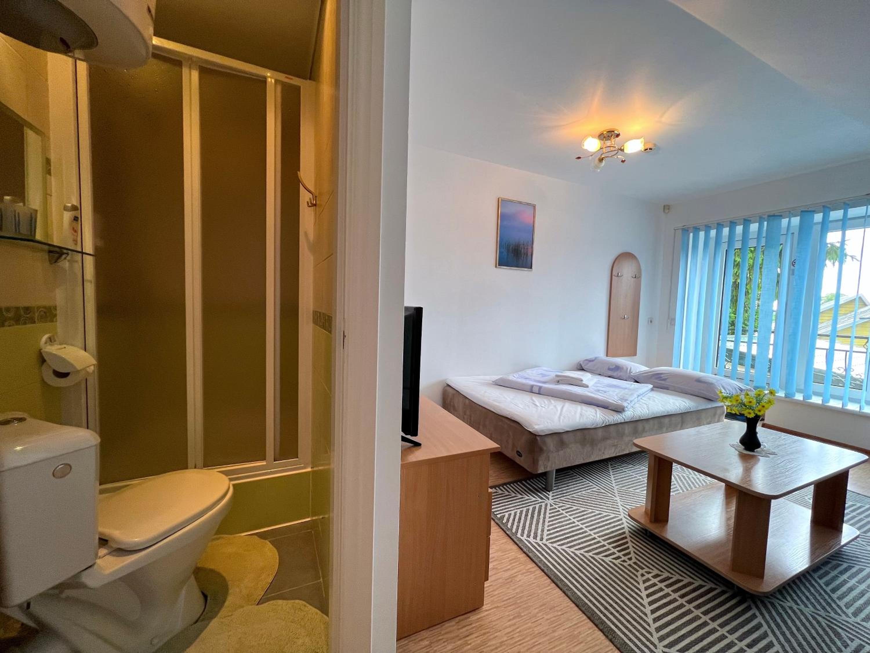 Double Room - Photo 3