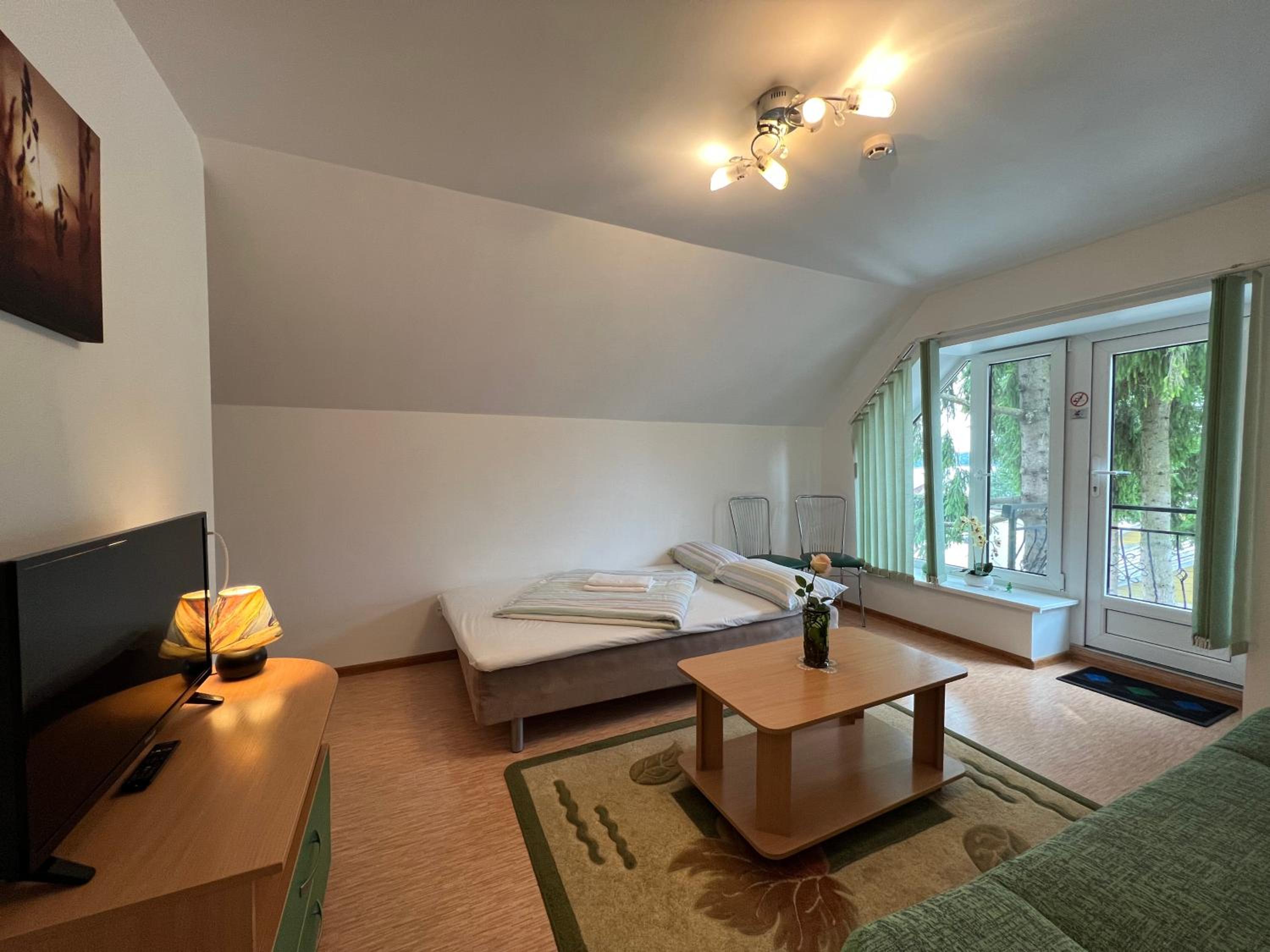 Double Room - Photo 6