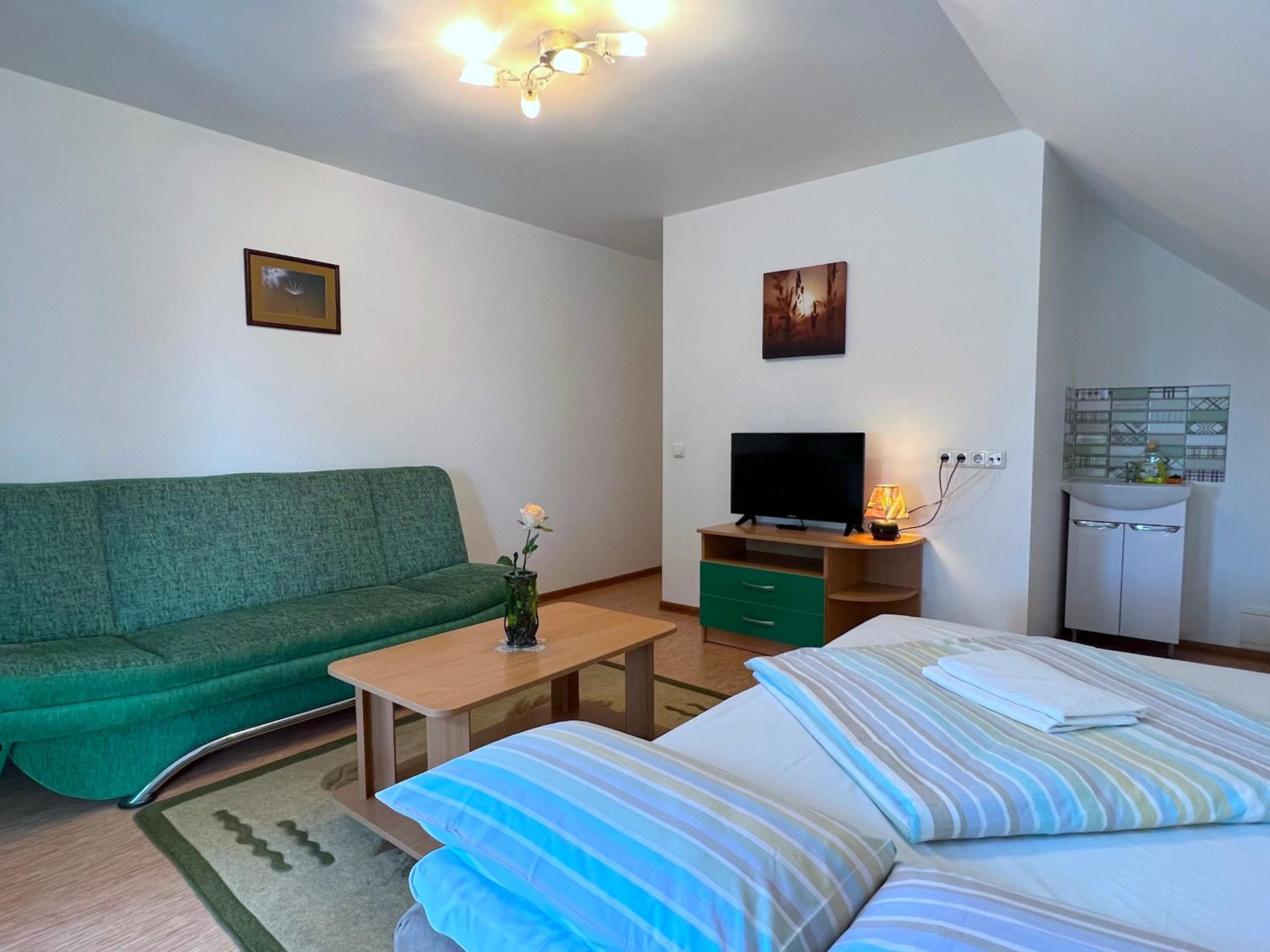 Double Room - Photo 8