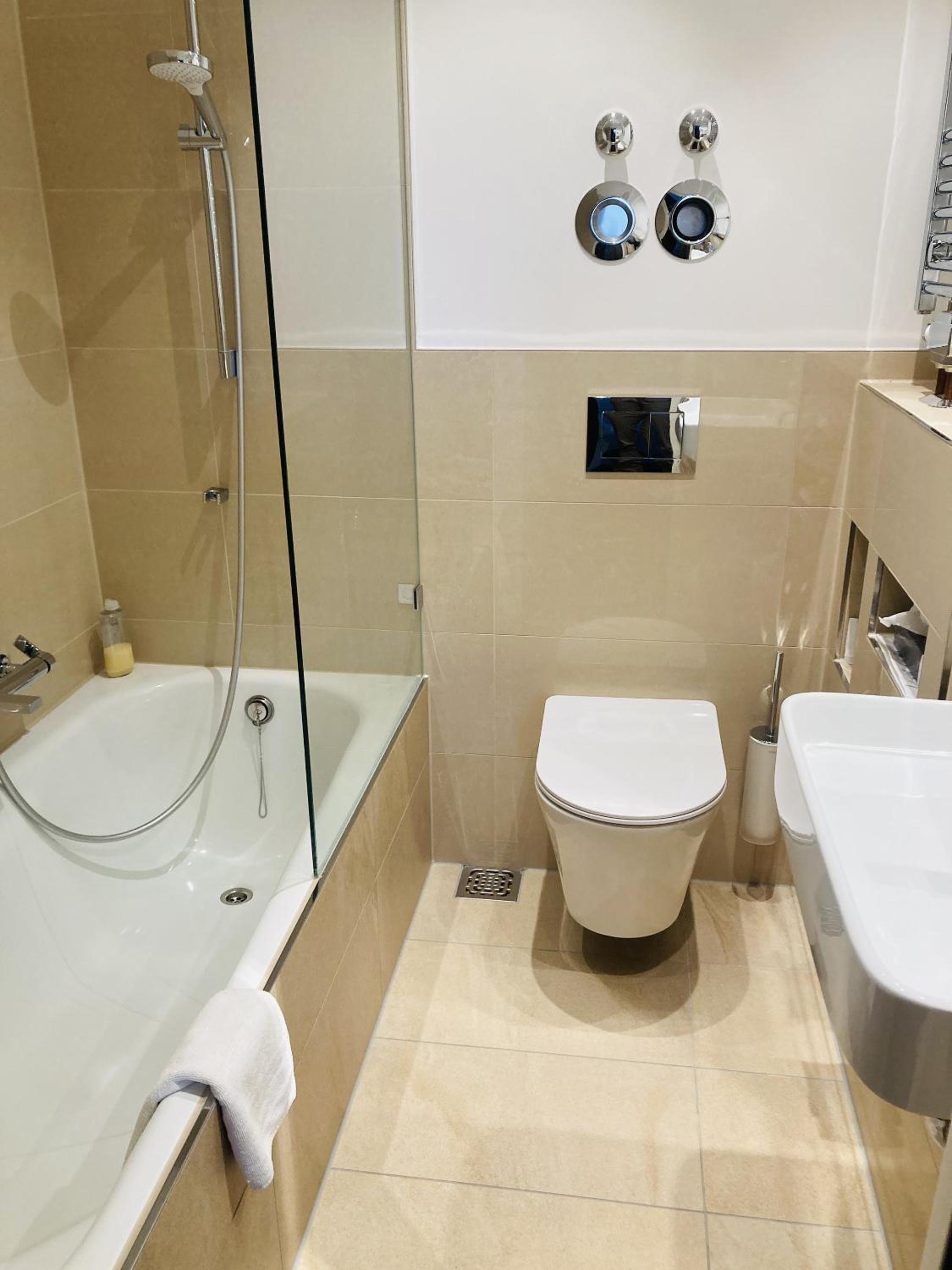 Standard Triple Room - Photo 6