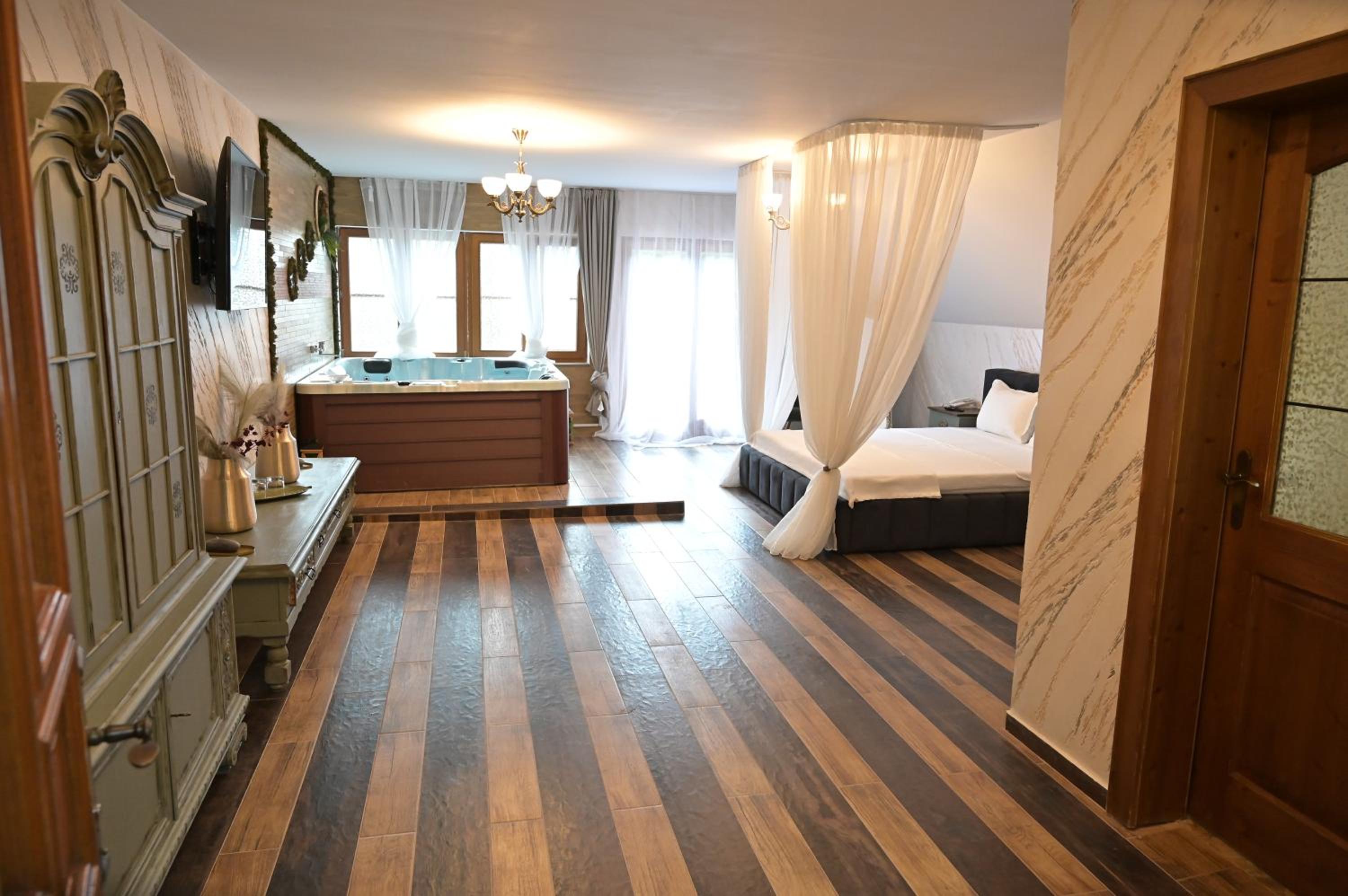 Double Room with Spa Bath