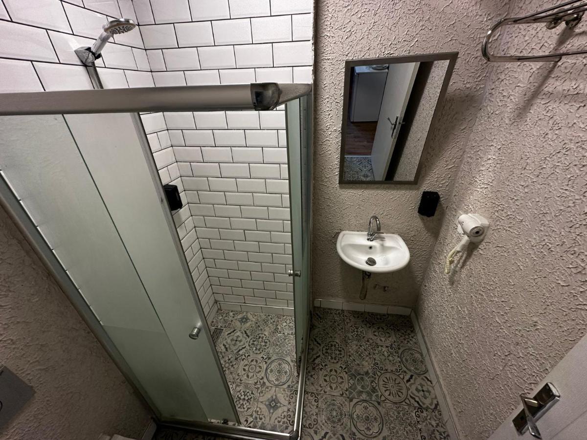 Standard Suite - Photo 6