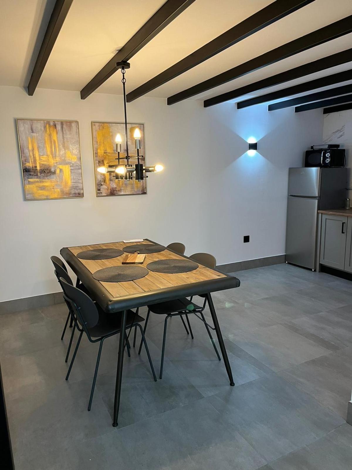 Apartment - Split Level photo 2