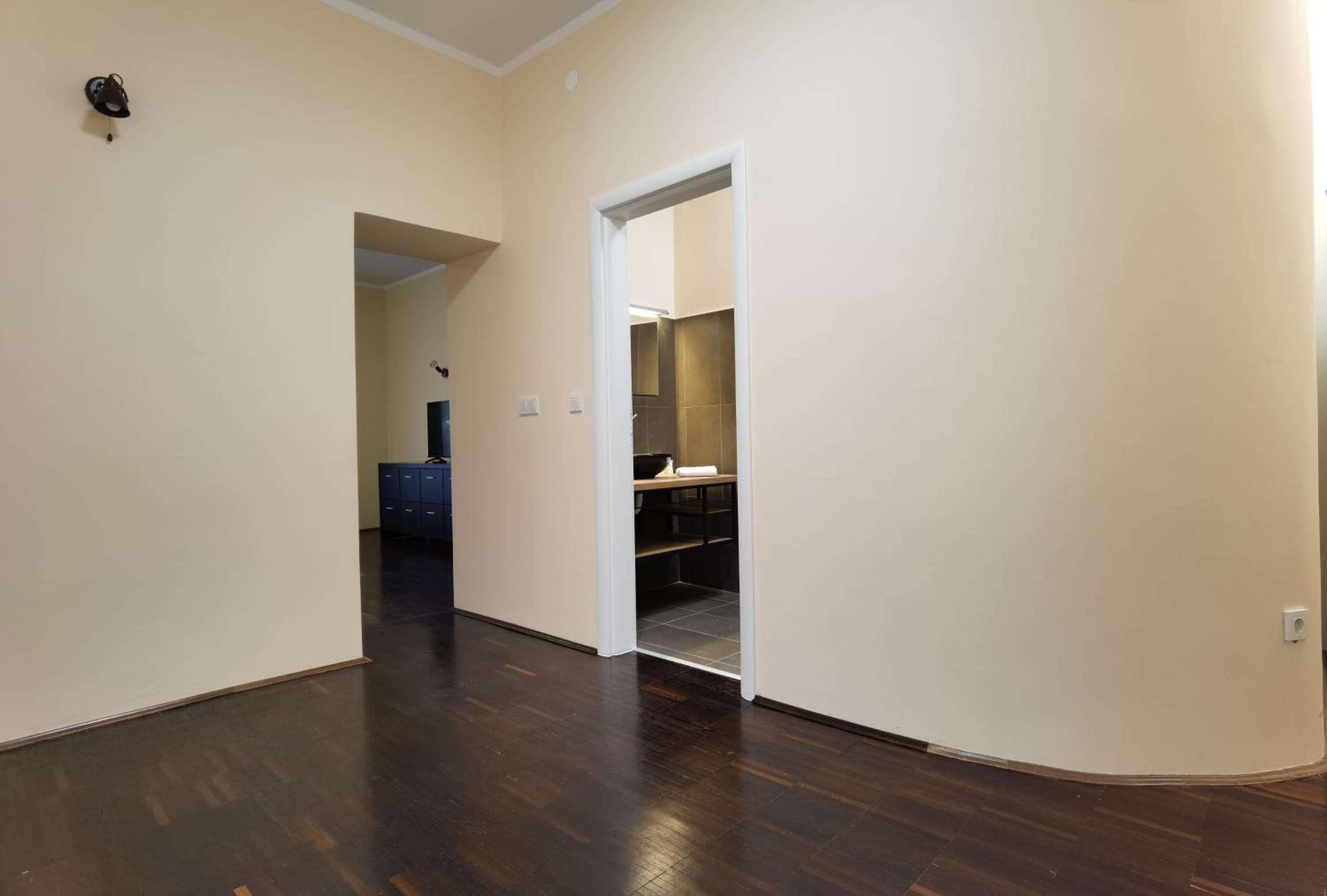 Deluxe Double Room - Photo 14