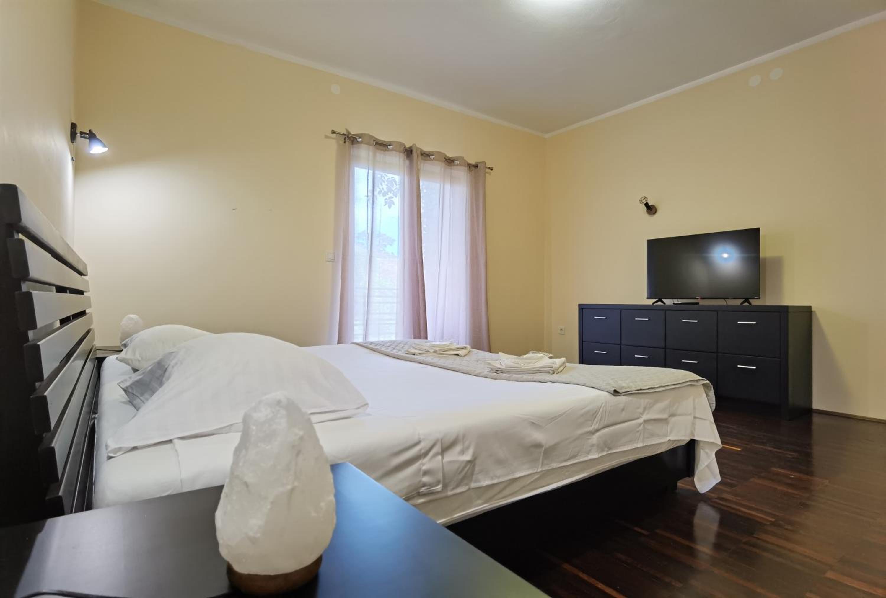 Deluxe Double Room - Photo 10