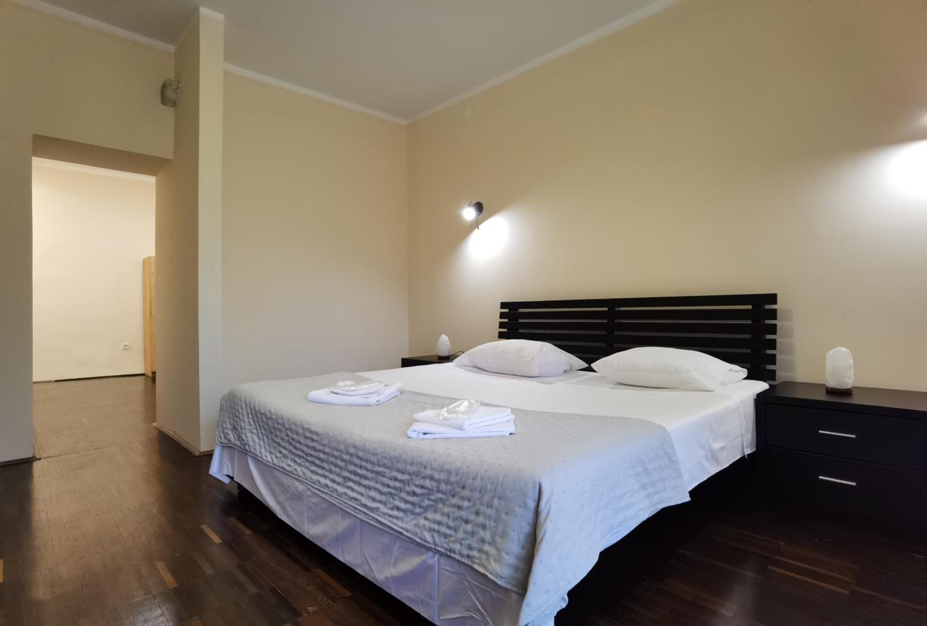 Deluxe Double Room - Photo 12