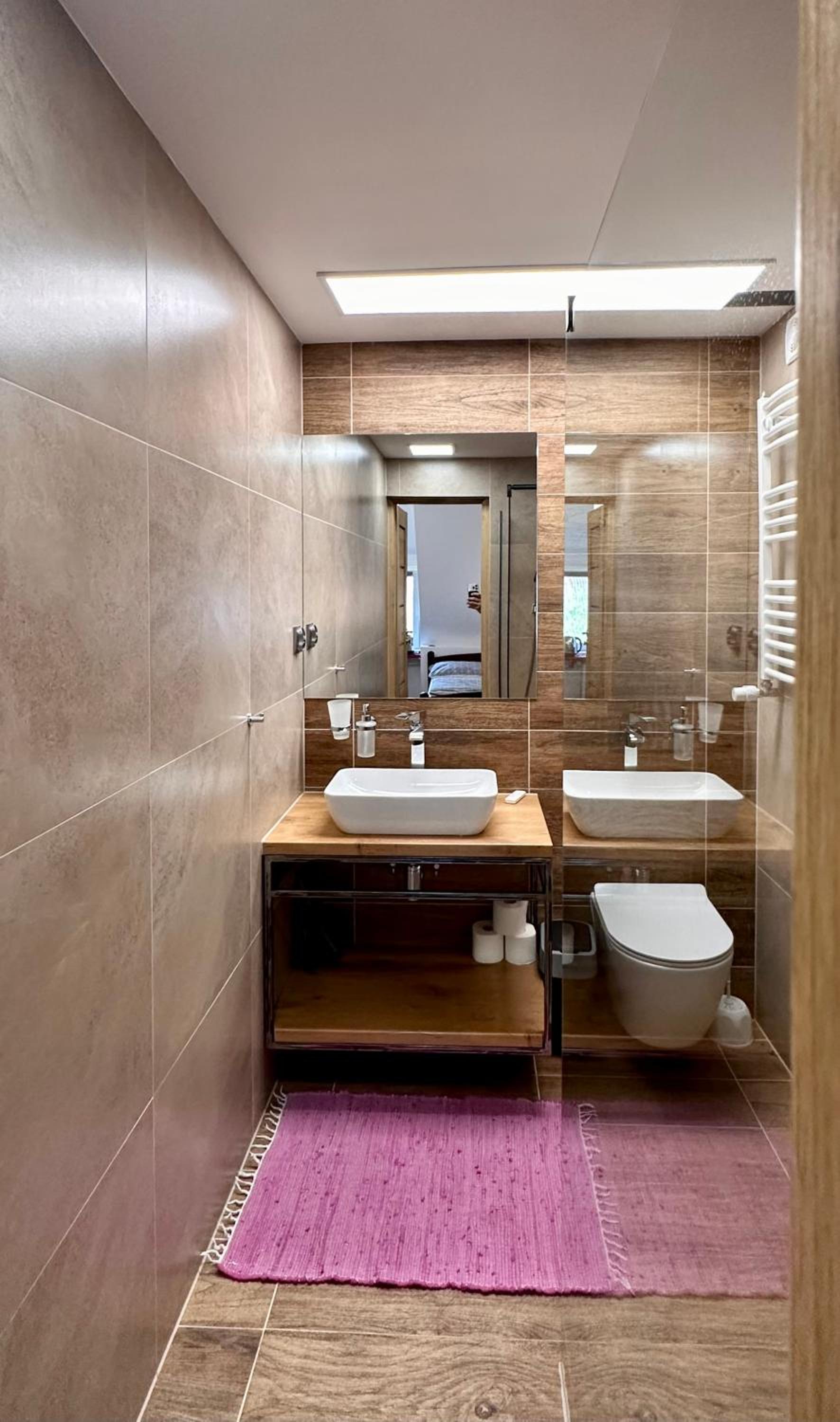 Double Room with Private Bathroom - Photo 4