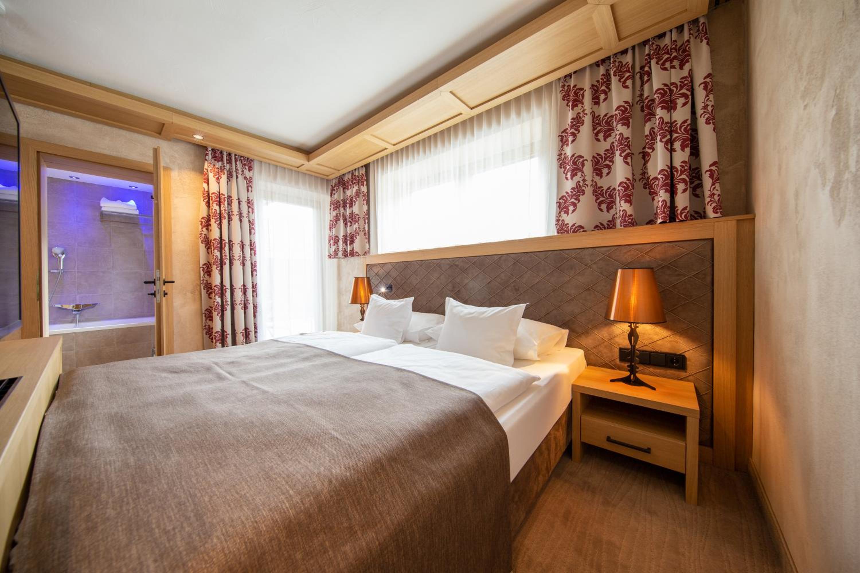 Superior Double Room with Balcony - Annex photo 1
