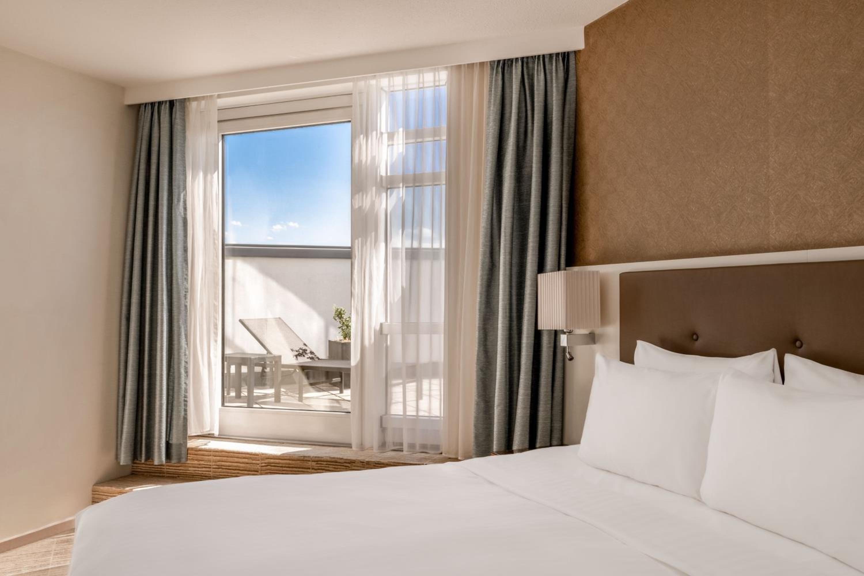 Junior Suite with Terrace photo 2