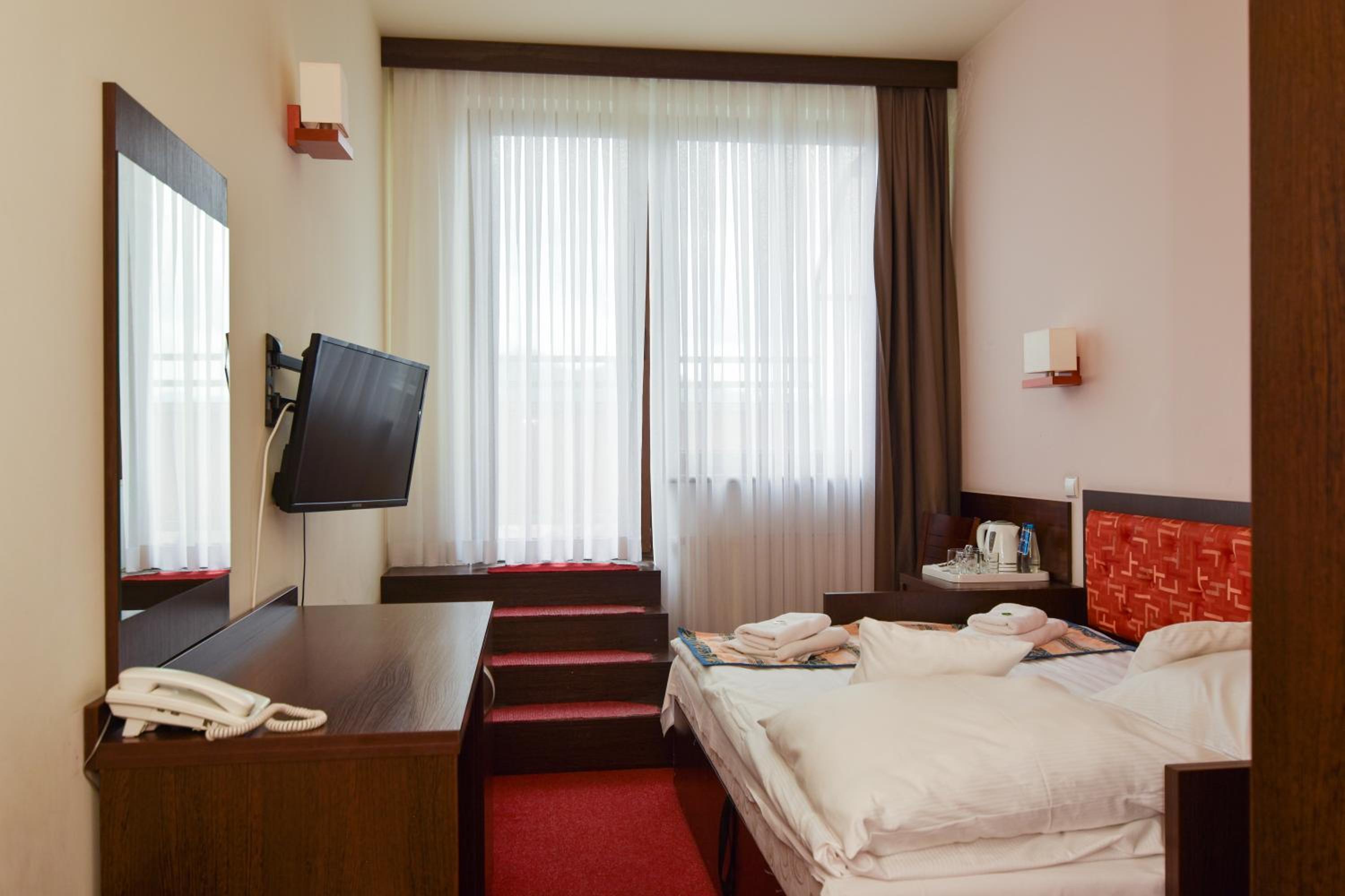 Double room economy view / balcony - Photo 3