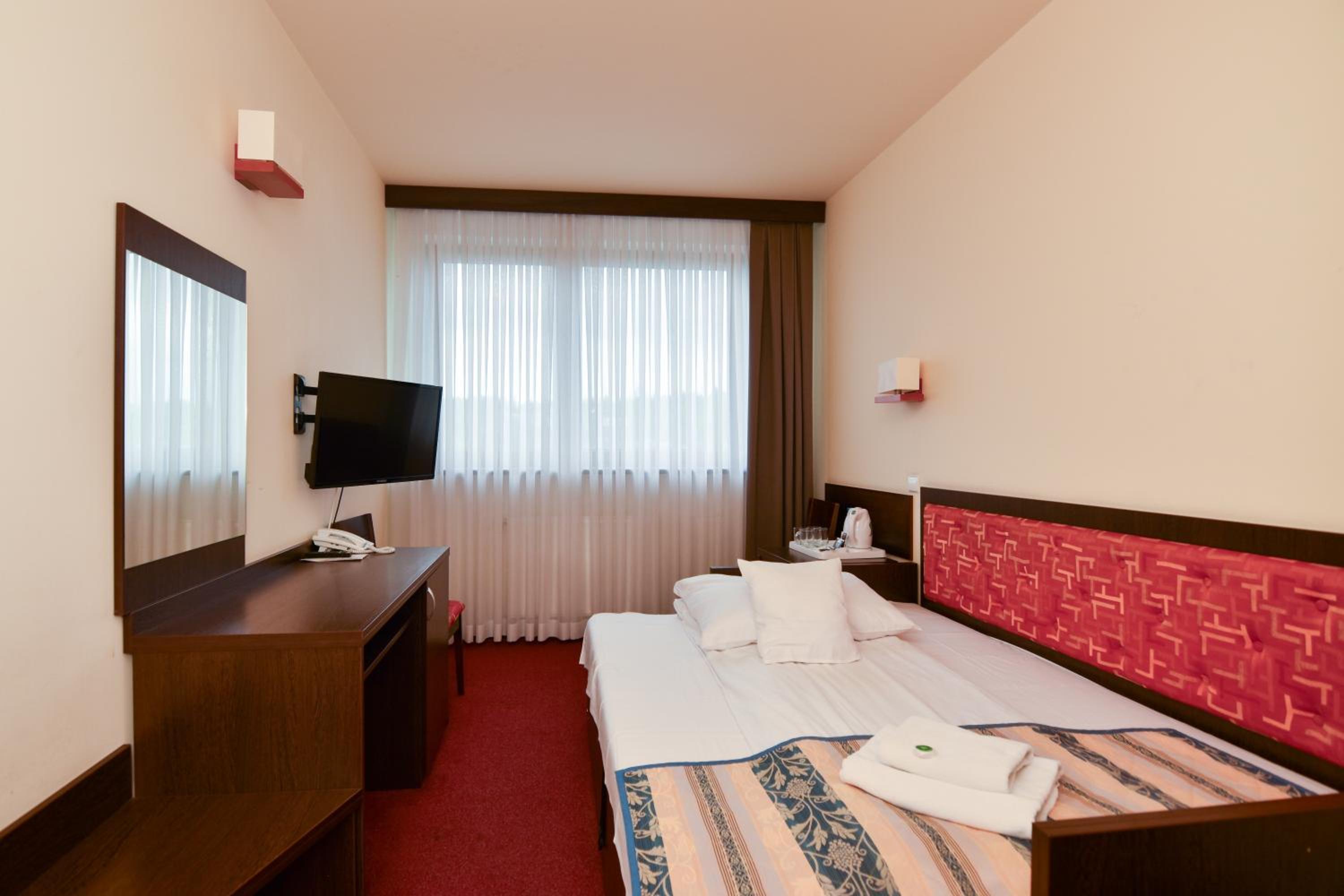 Economy Double Room - Photo 1