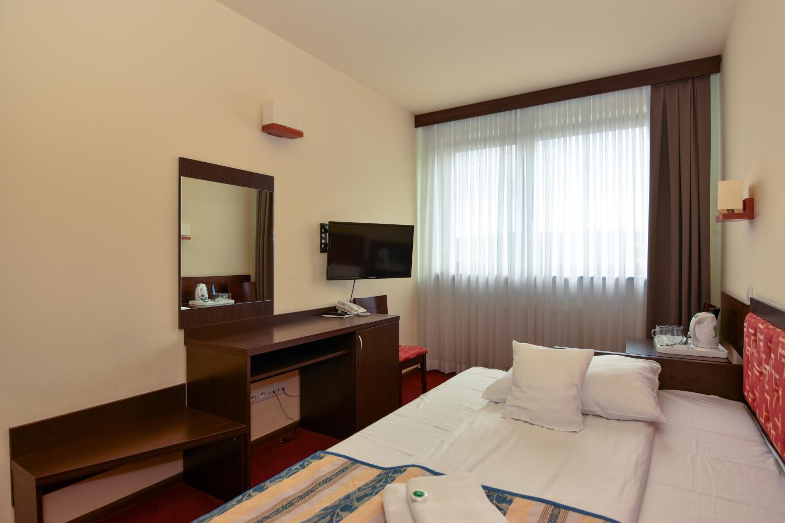 Economy Double Room - Photo 3