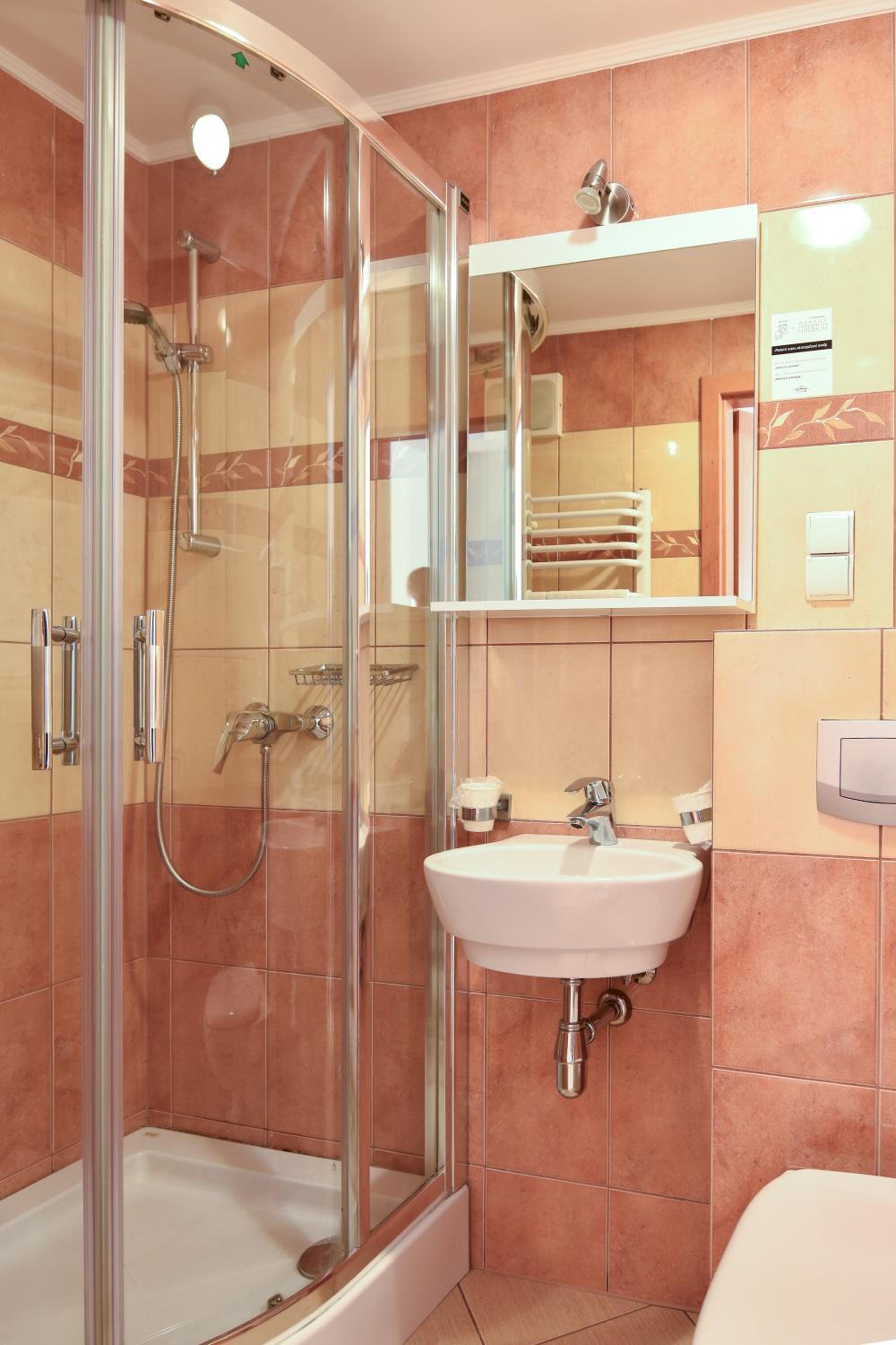 Double Room with an extra bed view / balcony - Photo 4