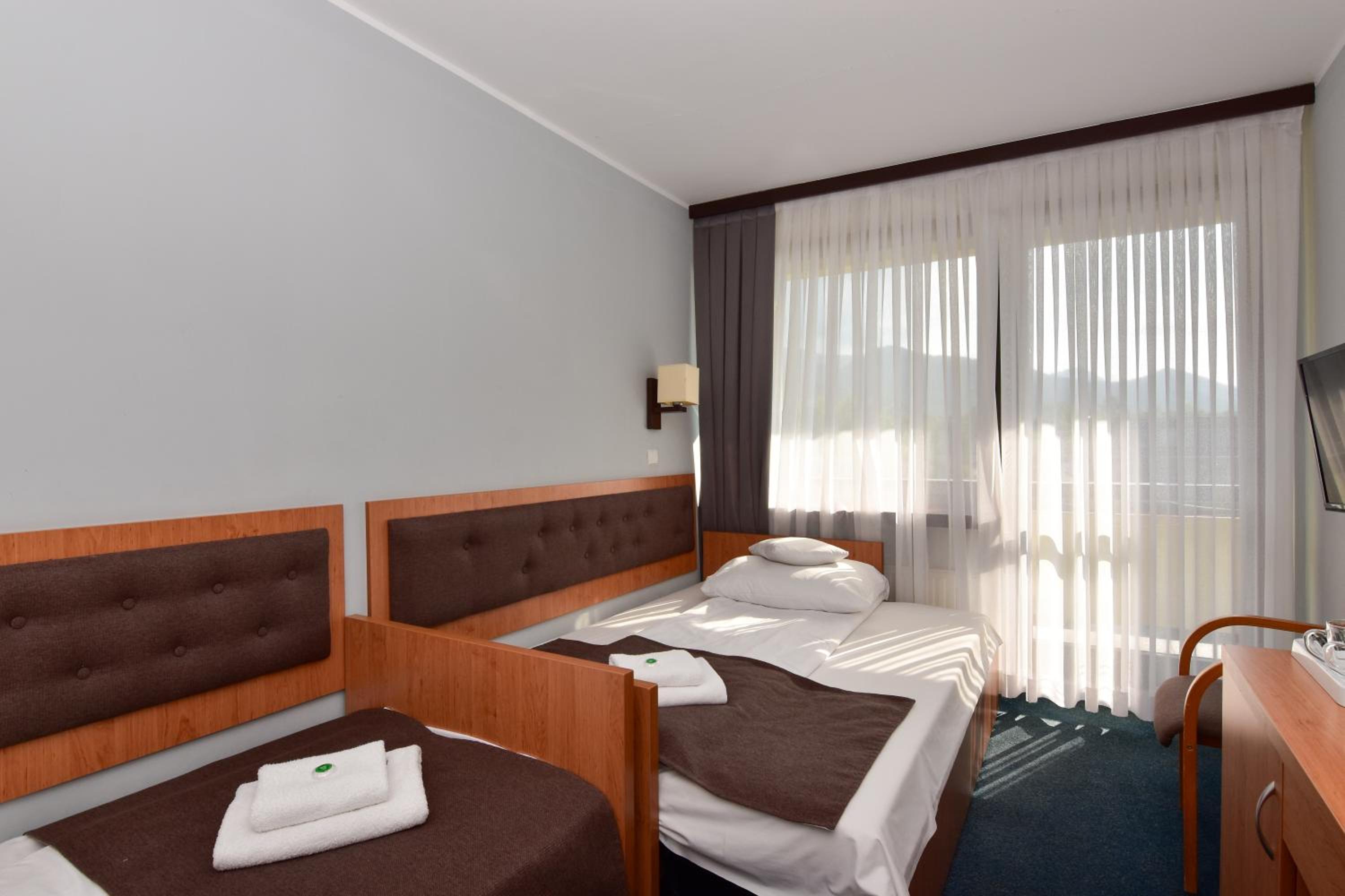Double Room with an extra bed view / balcony - Photo 3