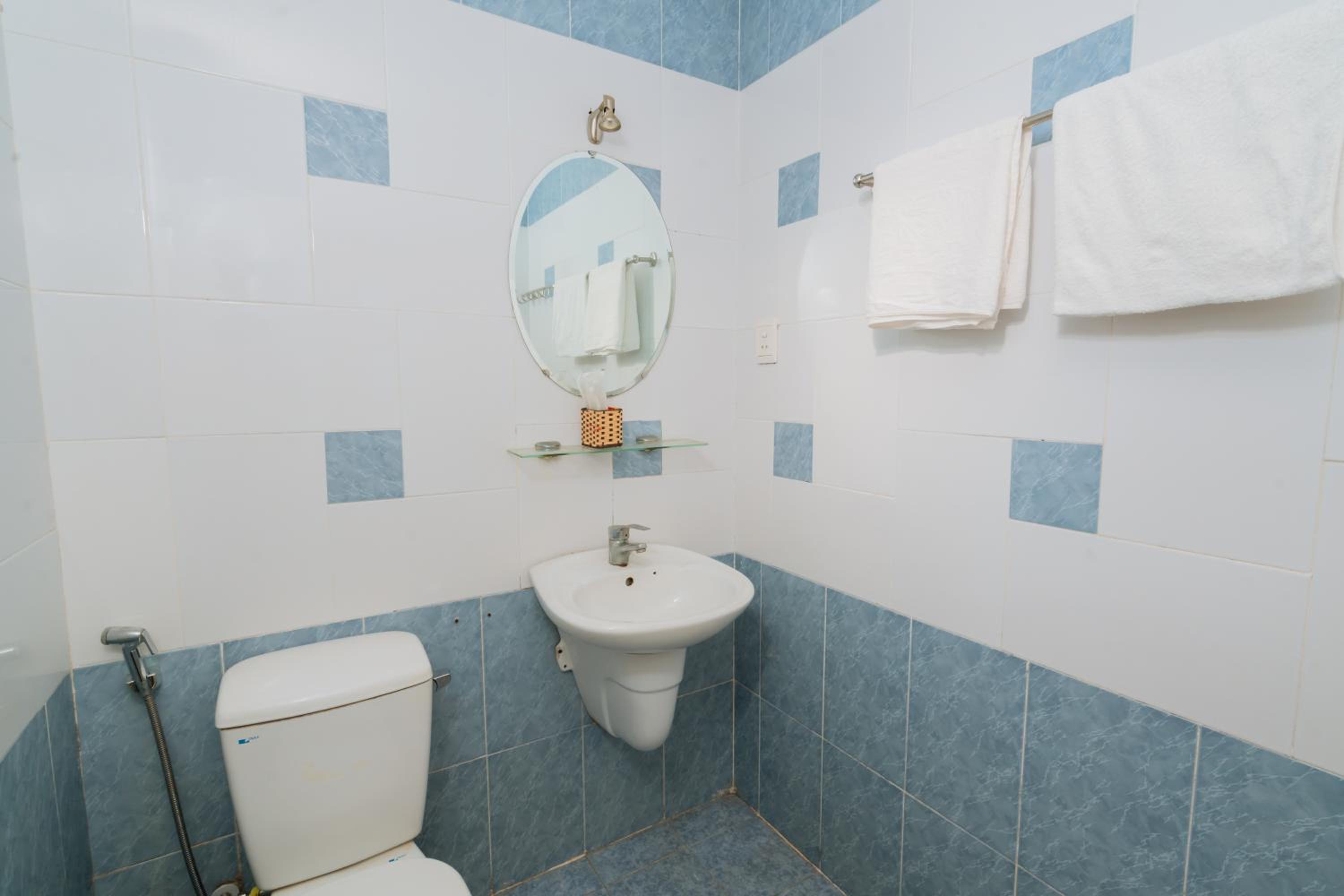 Standard Double Room - Photo 17