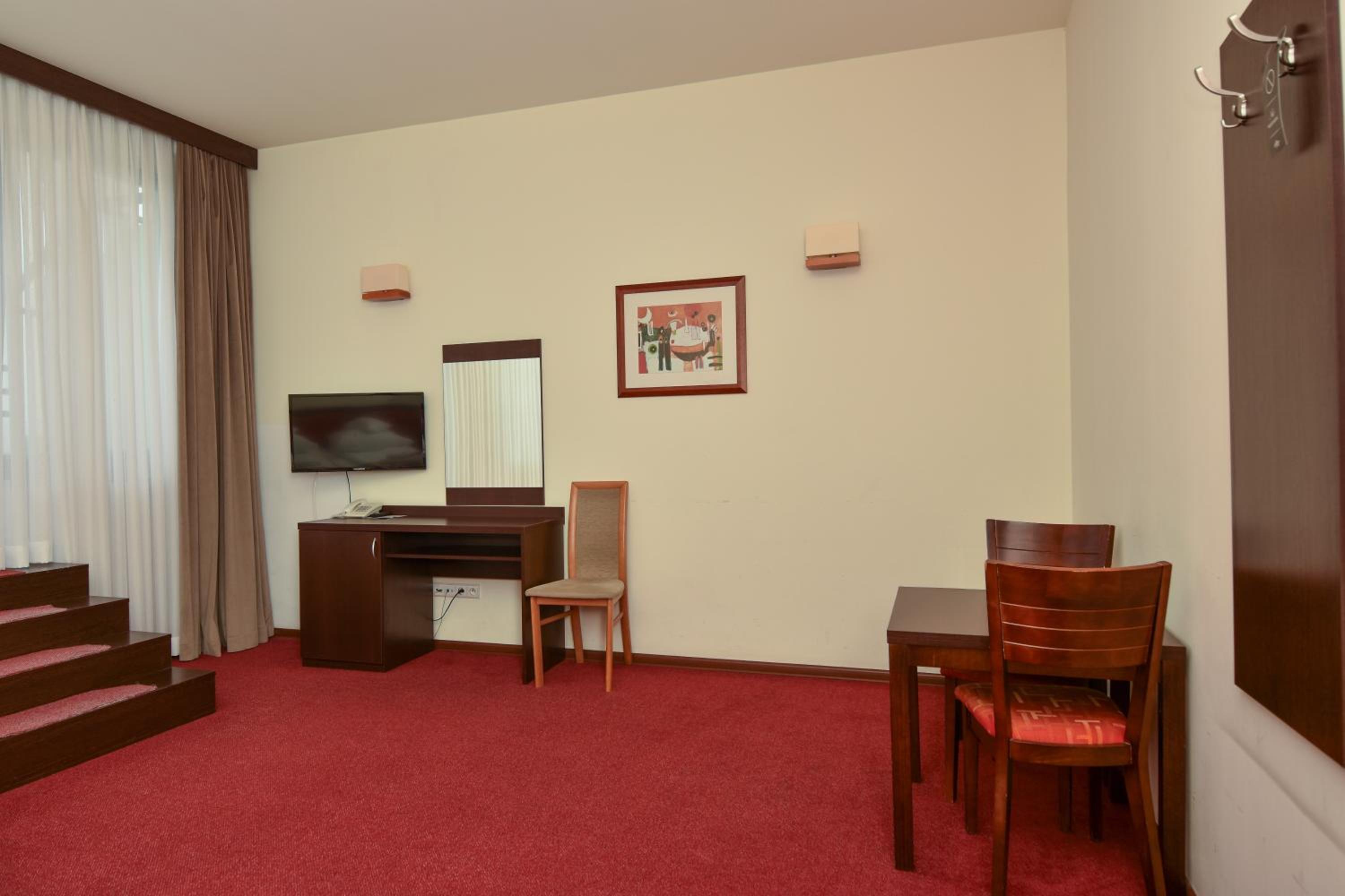 Double Room - Photo 3