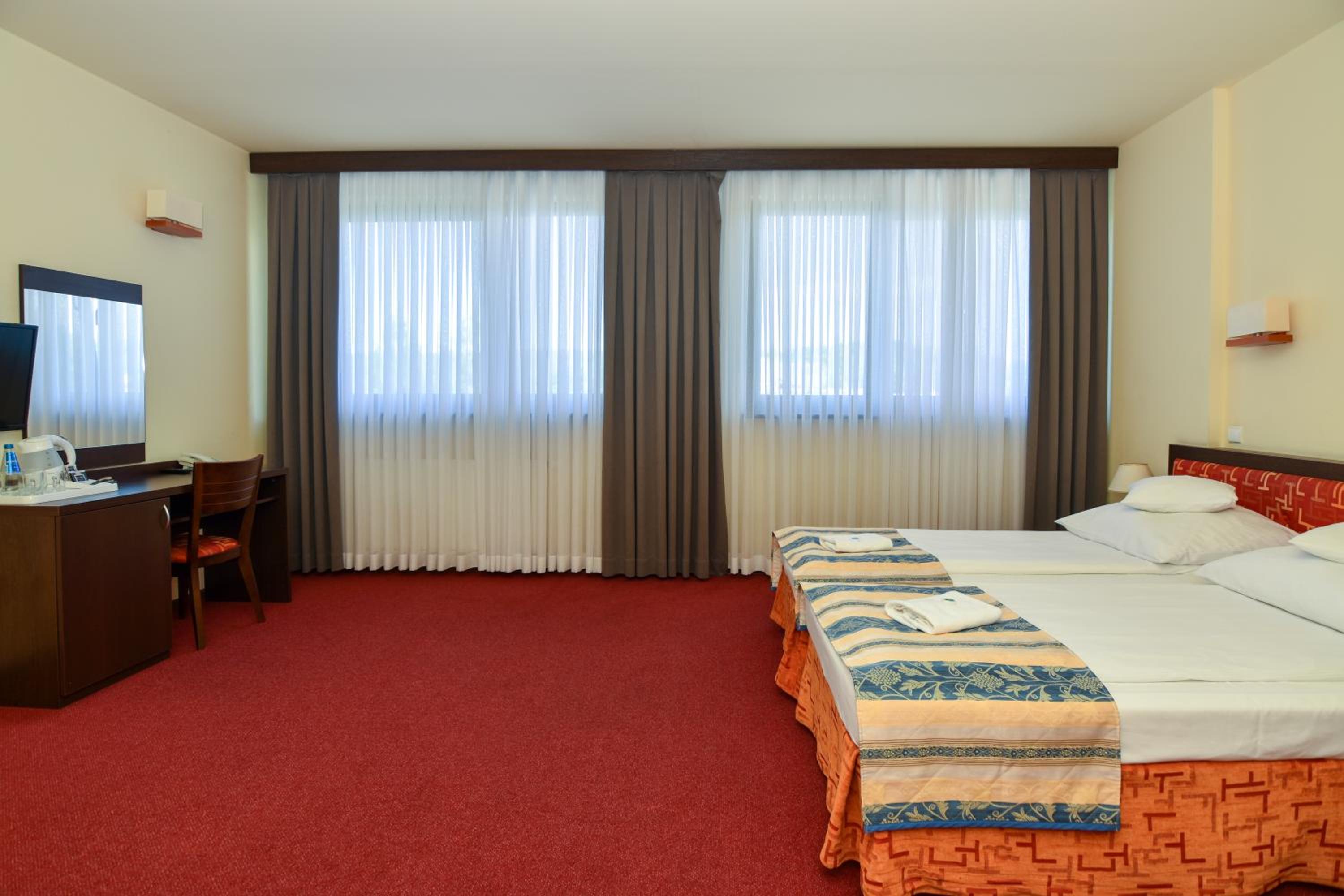 Double Room - Photo 4