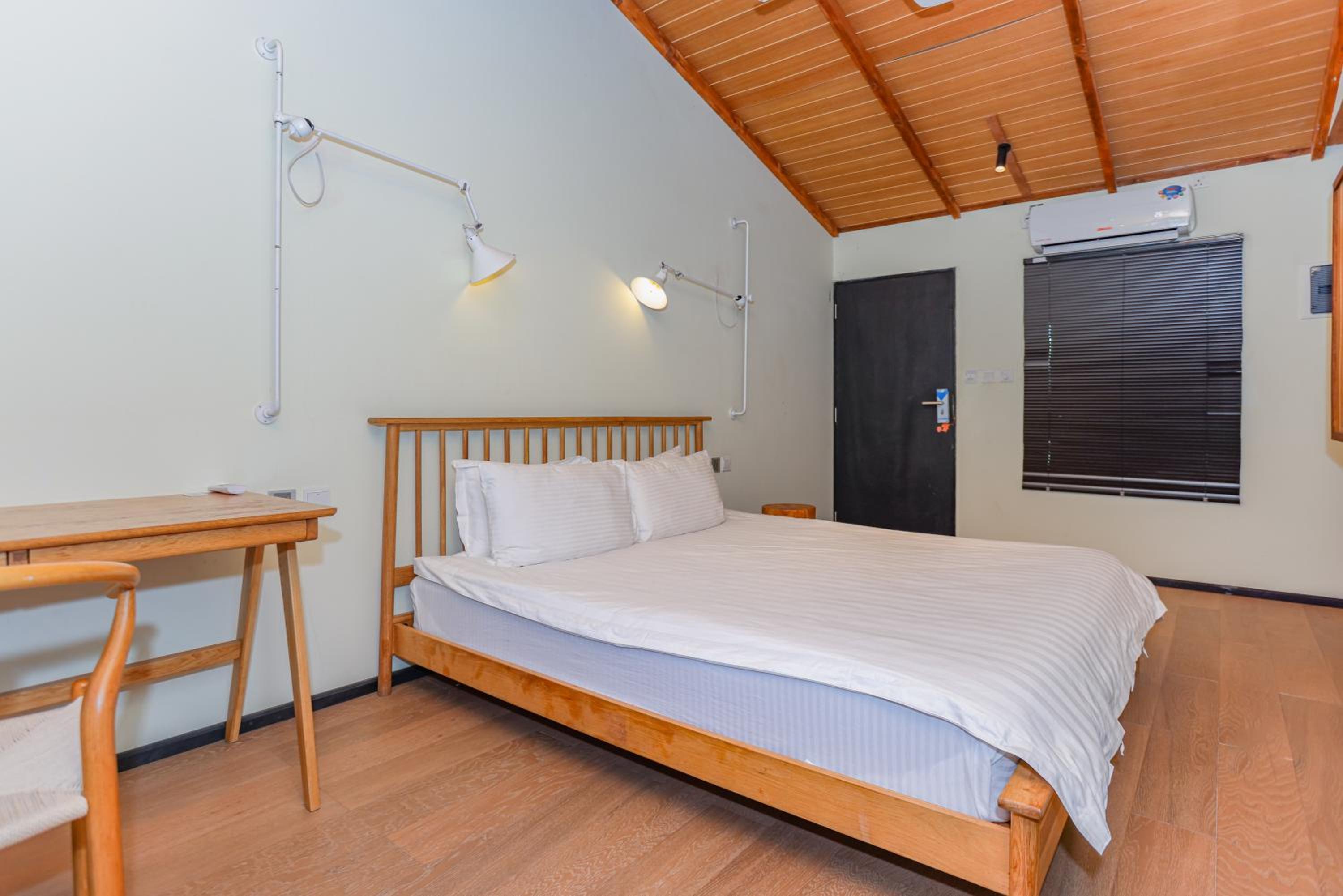 Deluxe Double Room with Balcony and Sea View photo 3