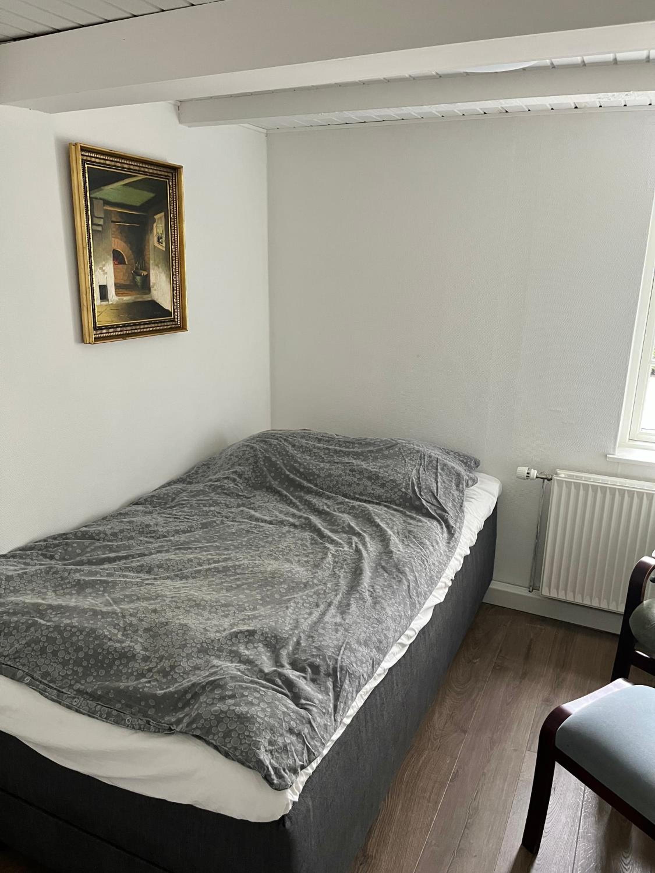 Single Room with Shared Bathroom