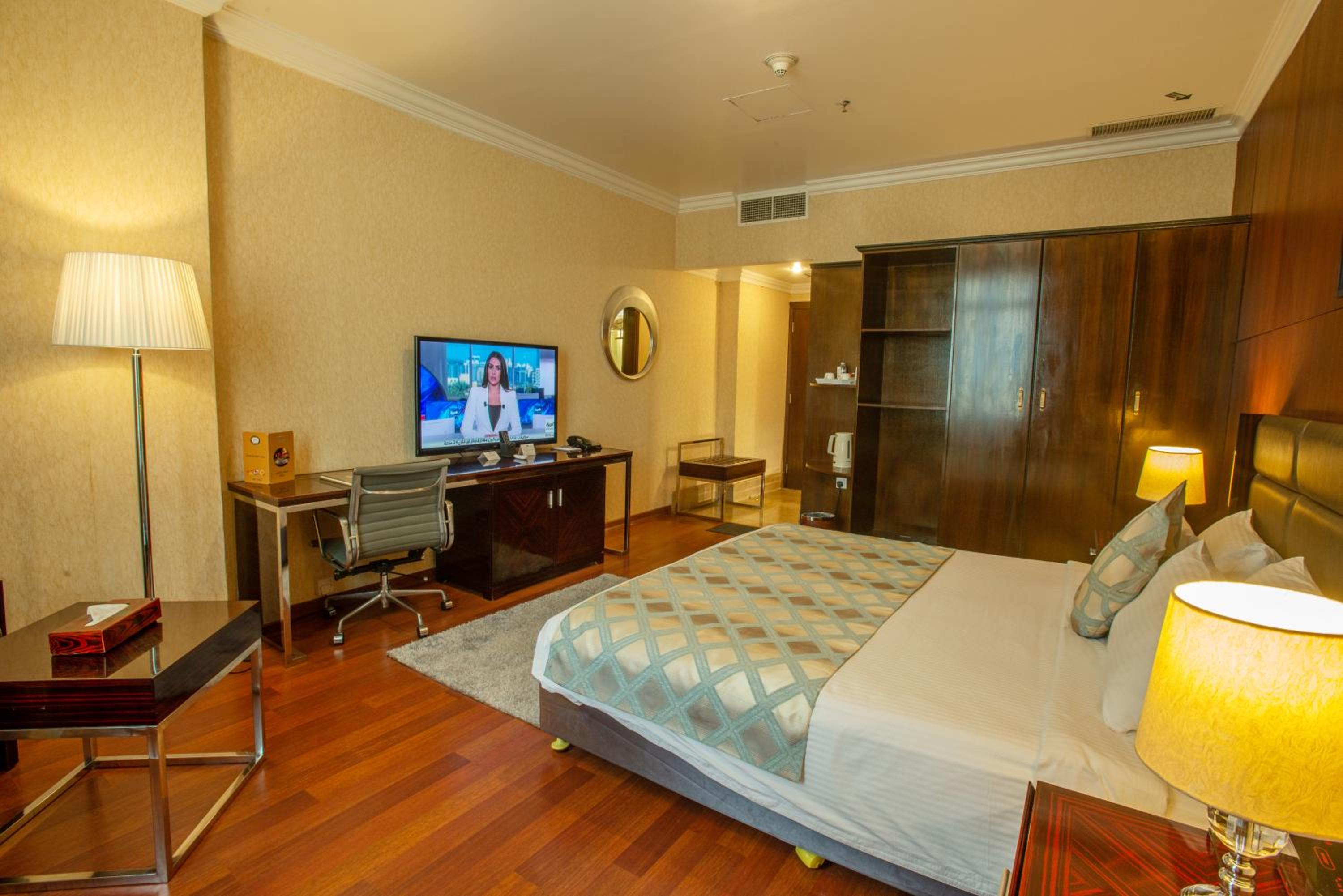 Standard King Room photo 2