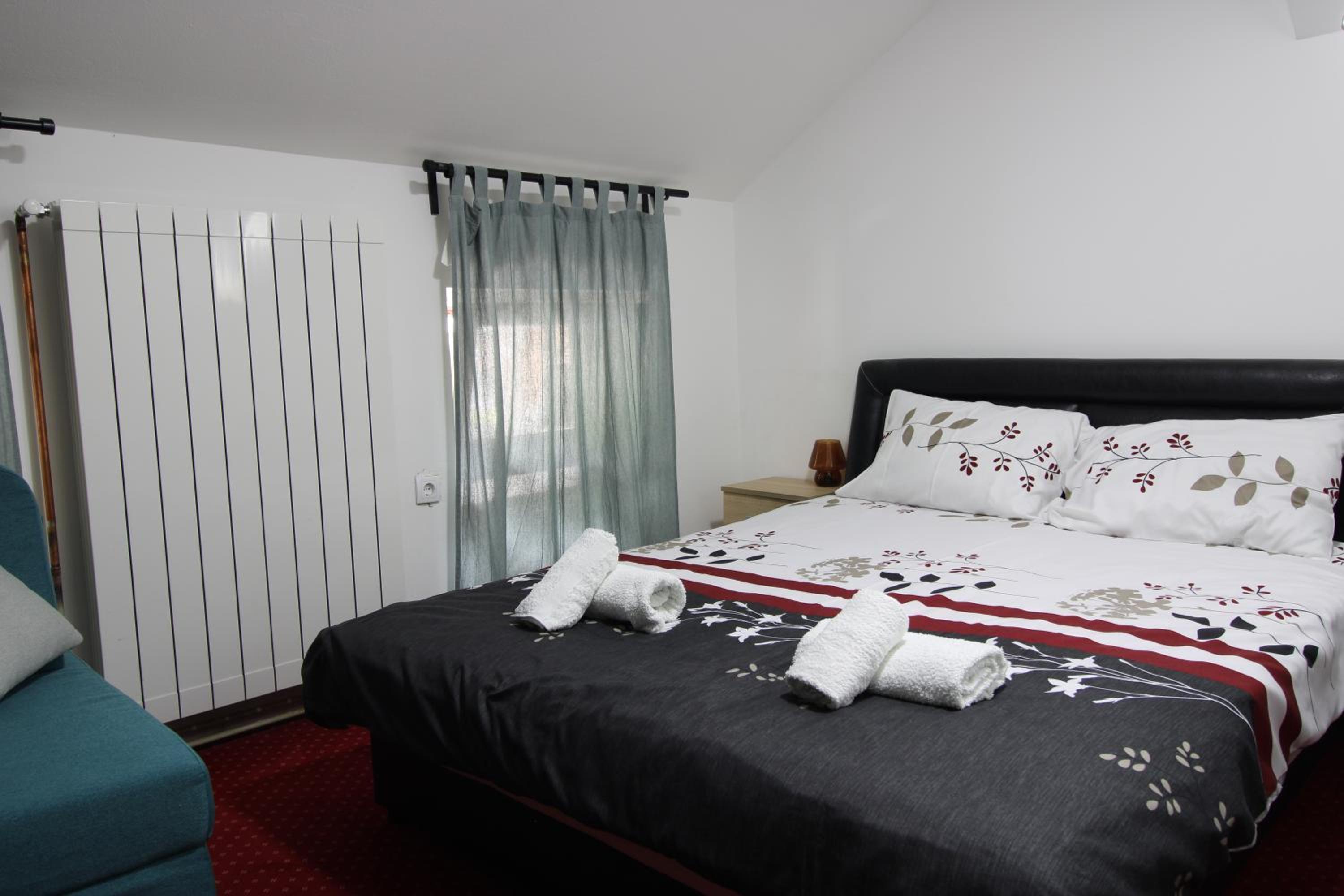 Double or Twin Room with Private Bathroom photo 1