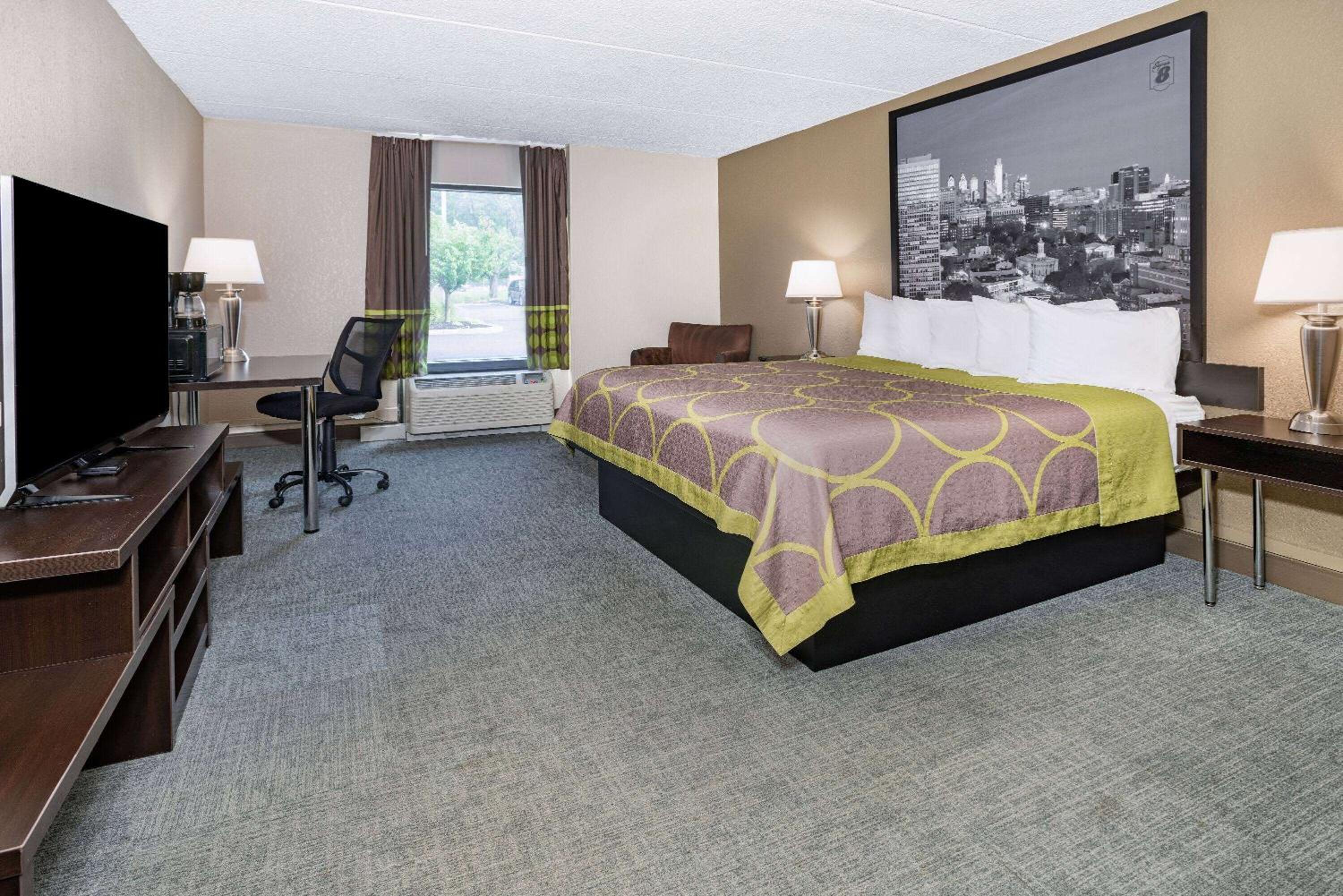 King Room - Mobility Access/Non-Smoking - Photo 1