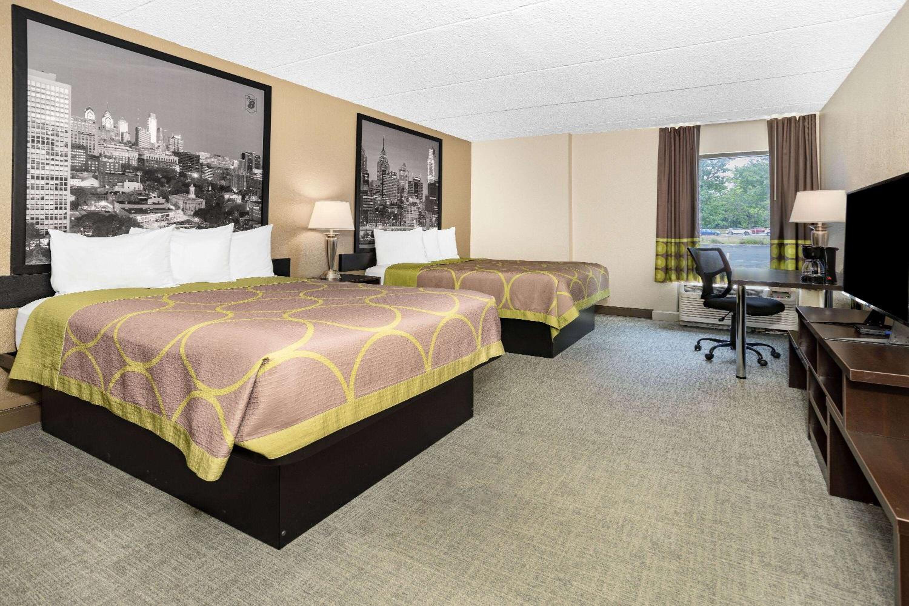 Queen Room with Two Queen Beds - Non-Smoking - Photo 1