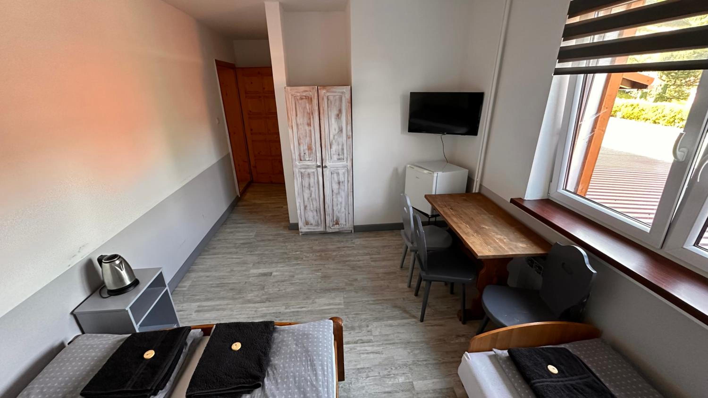 Triple Room with Bathroom - Photo 3