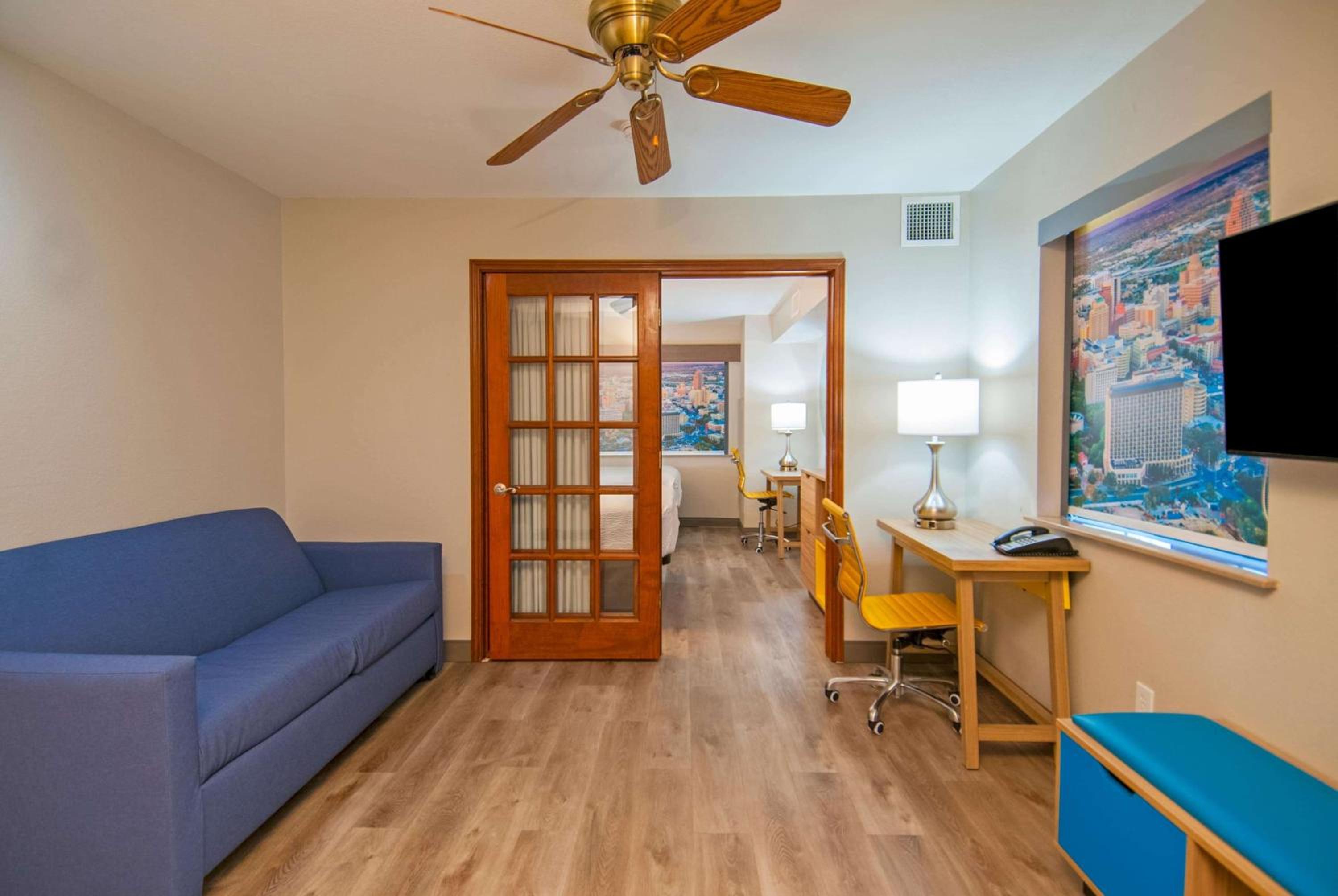 One-Bedroom Suite with Two Queen Beds - Non-Smoking - Photo 1