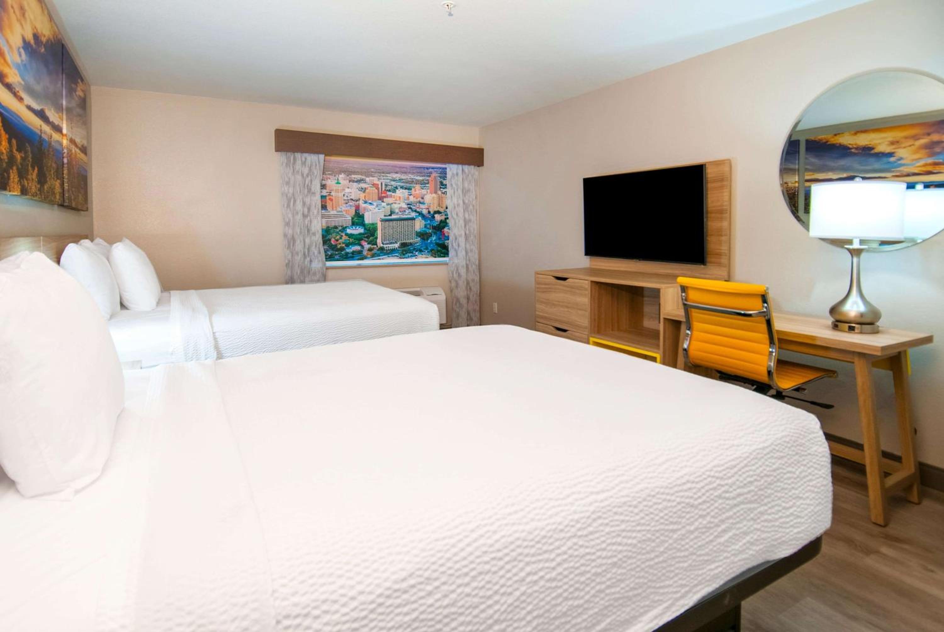 Queen Room with Two Queen Beds - Non-Smoking - Photo 1