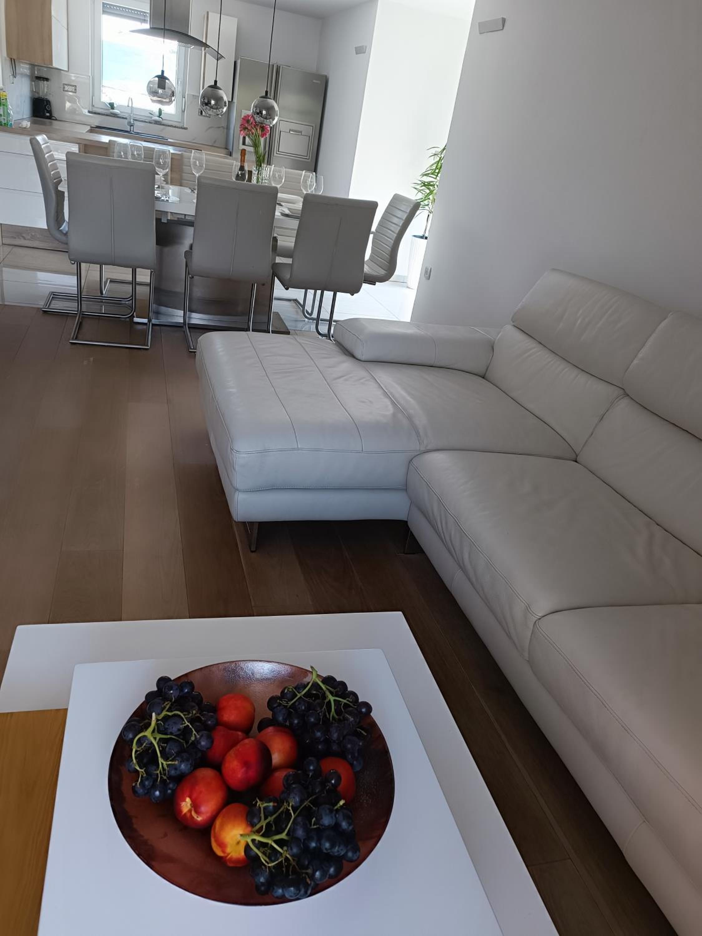 Villa photo 2