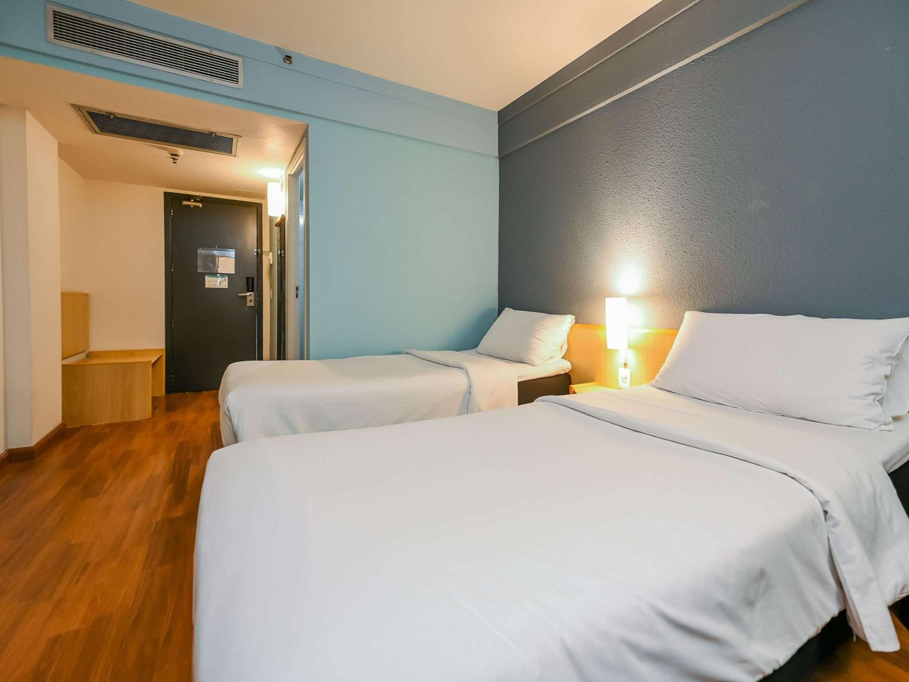 Standard Twin Room - Photo 1