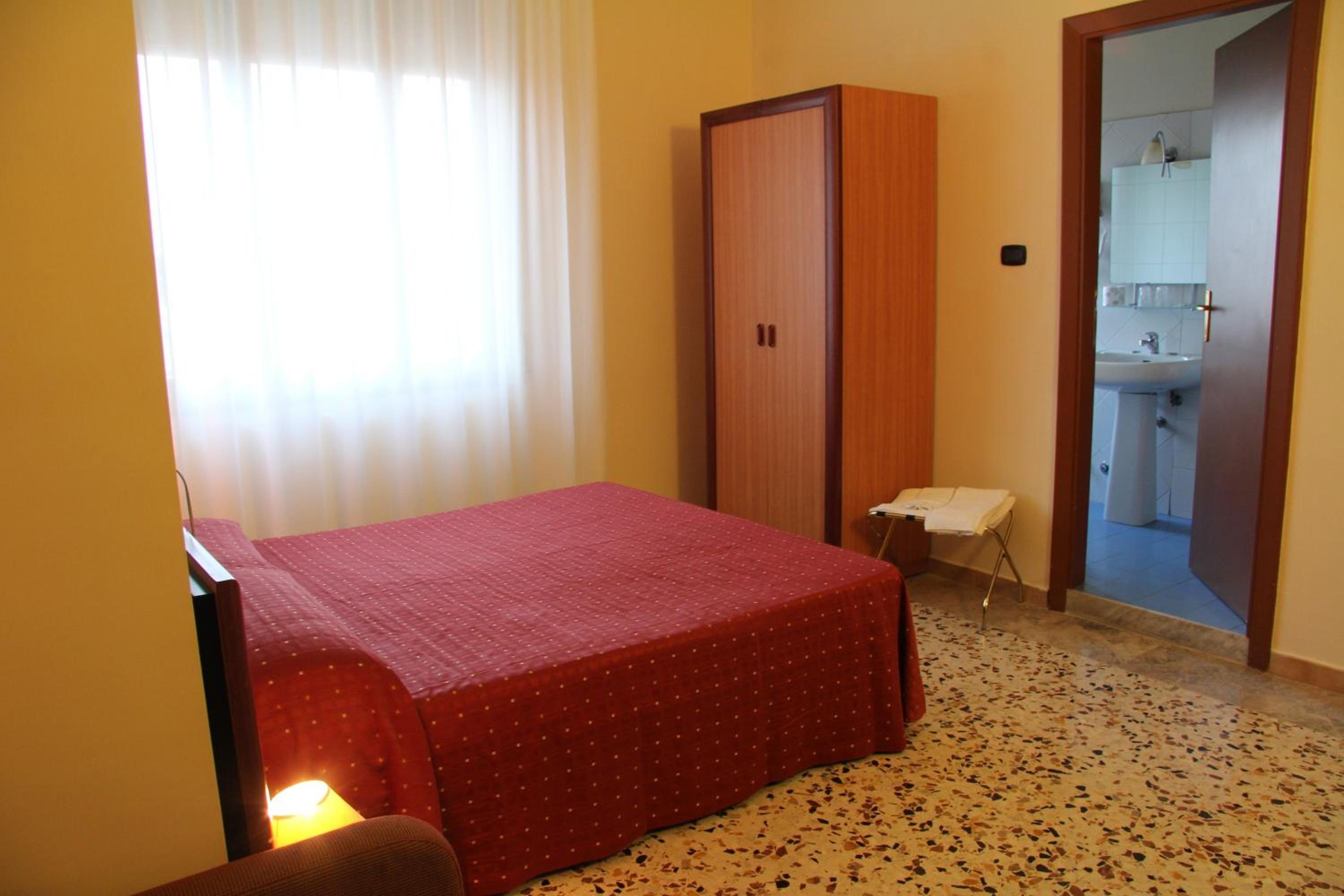 Standard Double Room photo 1